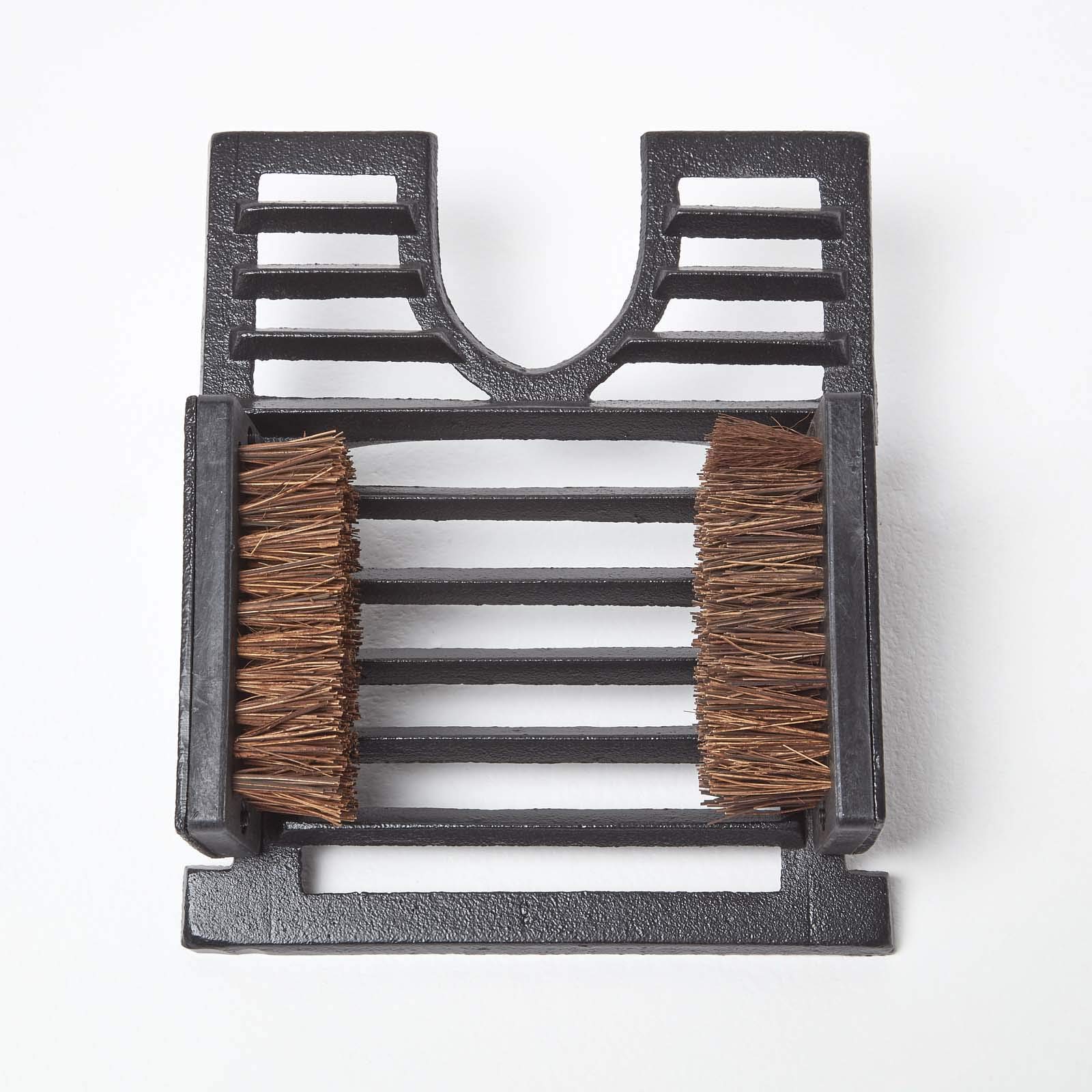 HOMESCAPES - Retire-Botte en Fonte avec Double brosses et grattoir