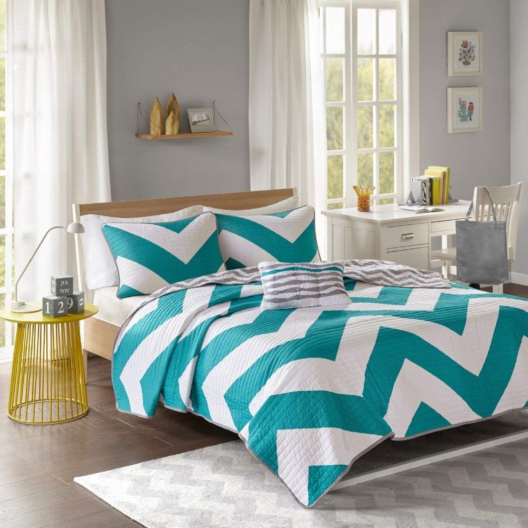 Divano Roma - 4 Piece - Zig Zag Reversible Bedspread