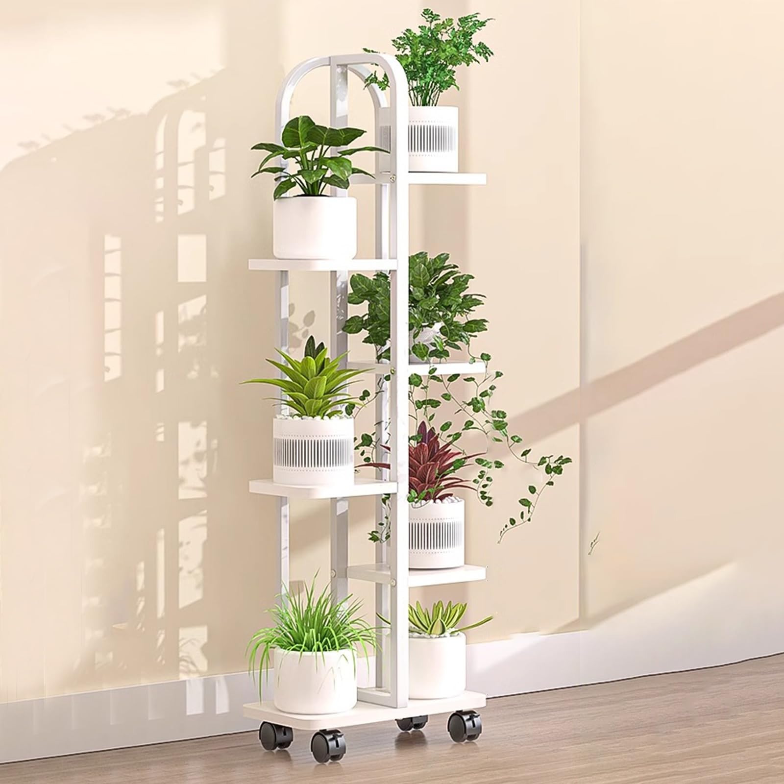 Étagère à fleurs multi-niveaux pour sublimer la décoration de votre terrasse