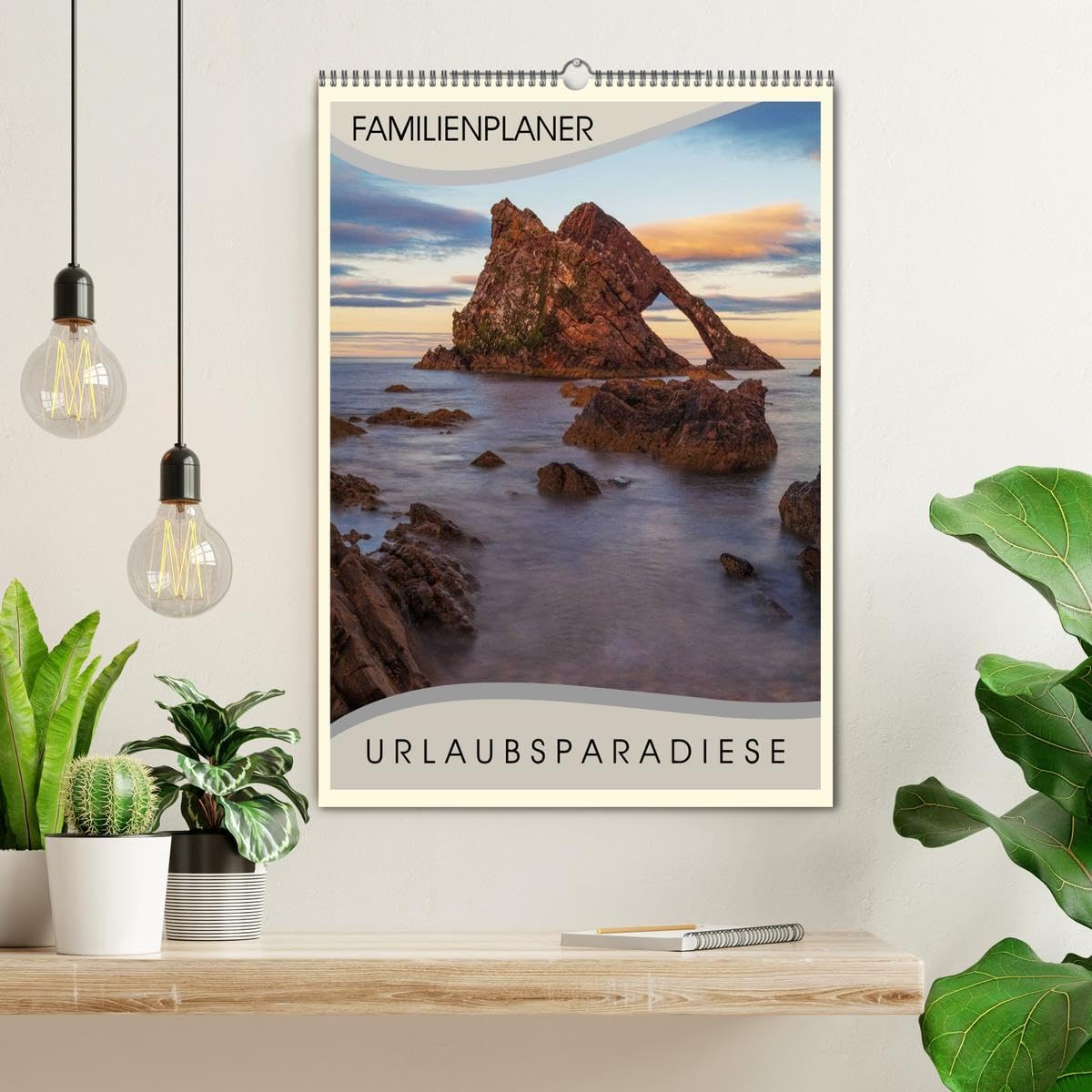 Urlaubsparadiese - Familienplaner (Wandkalender 2026 DIN A2 hoch), CALVENDO Monatskalender: Ein Familien- und Urlaubsplaner, der Urlaubsparadiese zeigt (CALVENDO Natur)