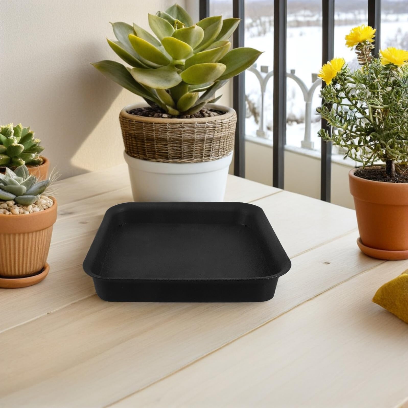 Kichvoe Quadratische Untersetzer für Blumentöpfe 4 Stück 38cm Kunststoff | Matte Pflanzschalen Schwarz, Wasserauffangend, Stabiler Halt für Balkon und Garten