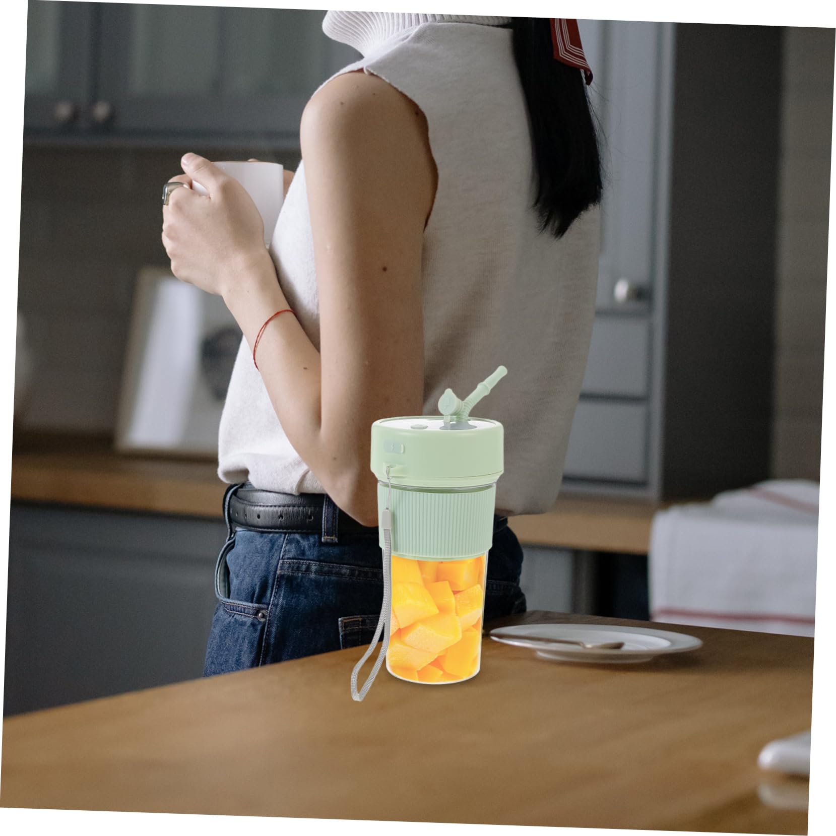 GRIRIW Juice Blender Cup to Drinks Shakes Mixer Cordless Portable Juice Machine