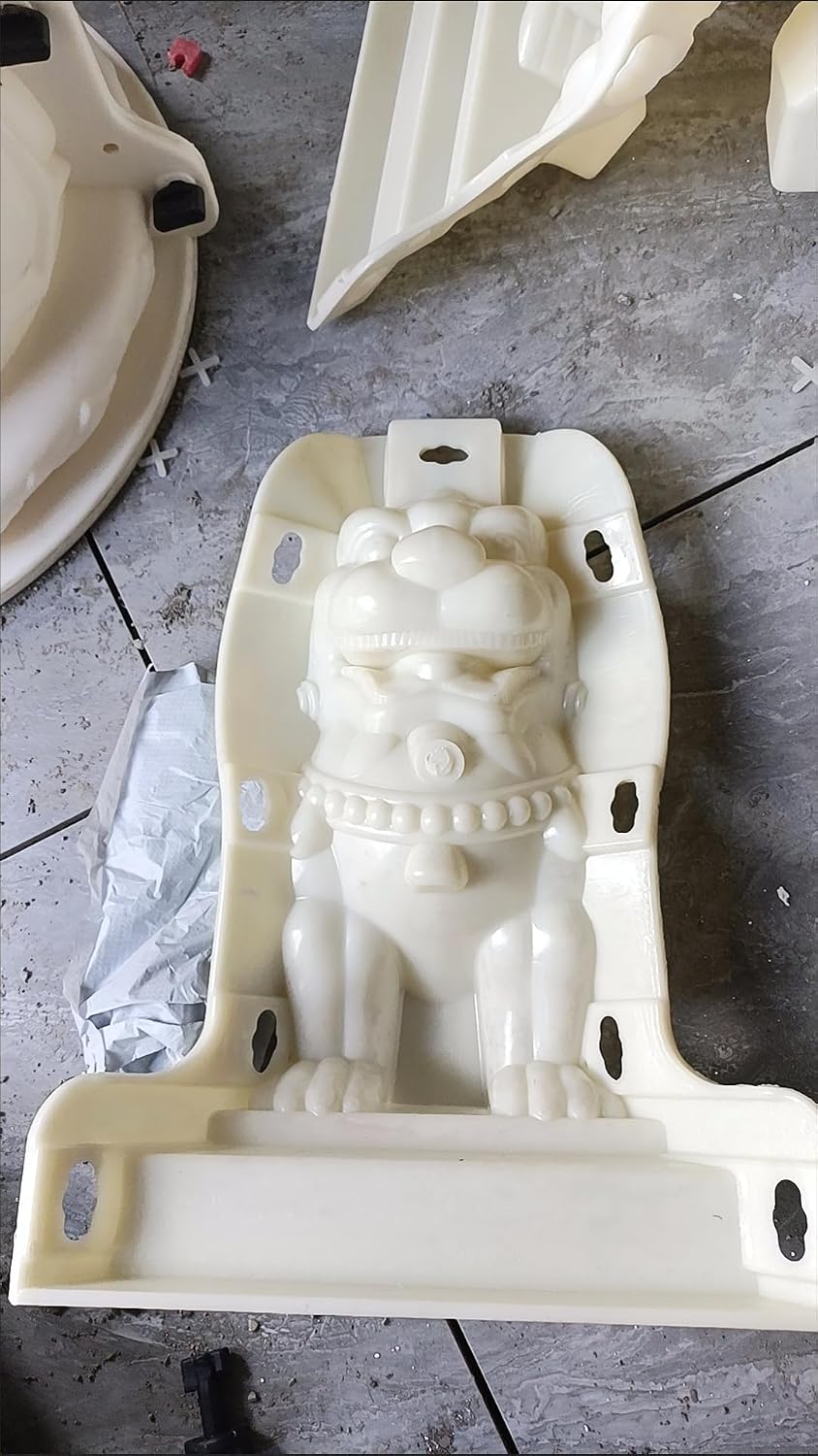 Concrete Lion Statue Cement Mold for Animals, 28cm x 19cm Concrete Garden Statue Lion Mold for Garden Decoreation, Building House Plastic Mould (Lion)