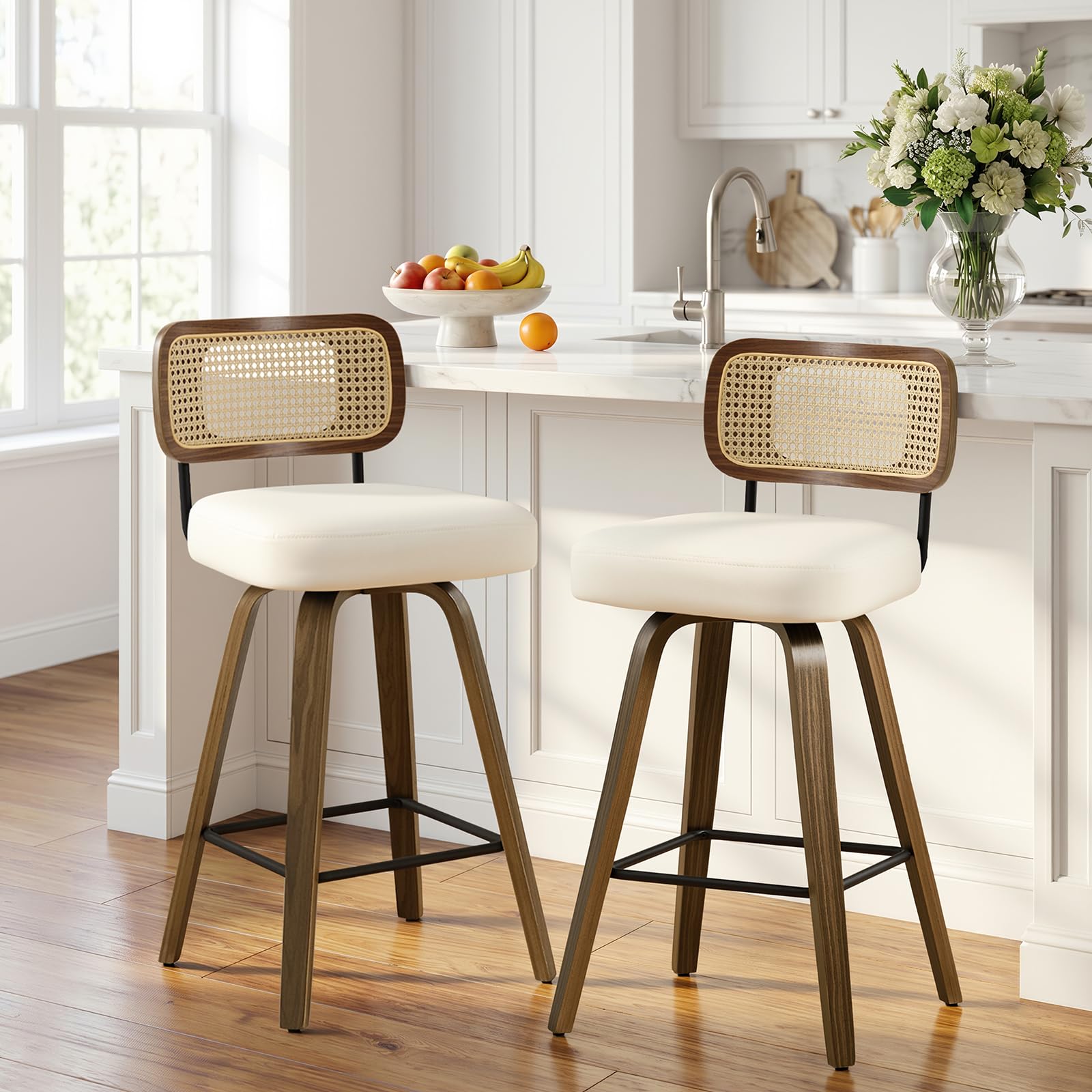 Bekrvio Juego de 2 taburetes giratorios de bar, altura de asiento 65 cm, con respaldo, tapizados en cuero PU y patas de madera de nogal, taburete de mostrador de estilo mid-century con reposapiés de