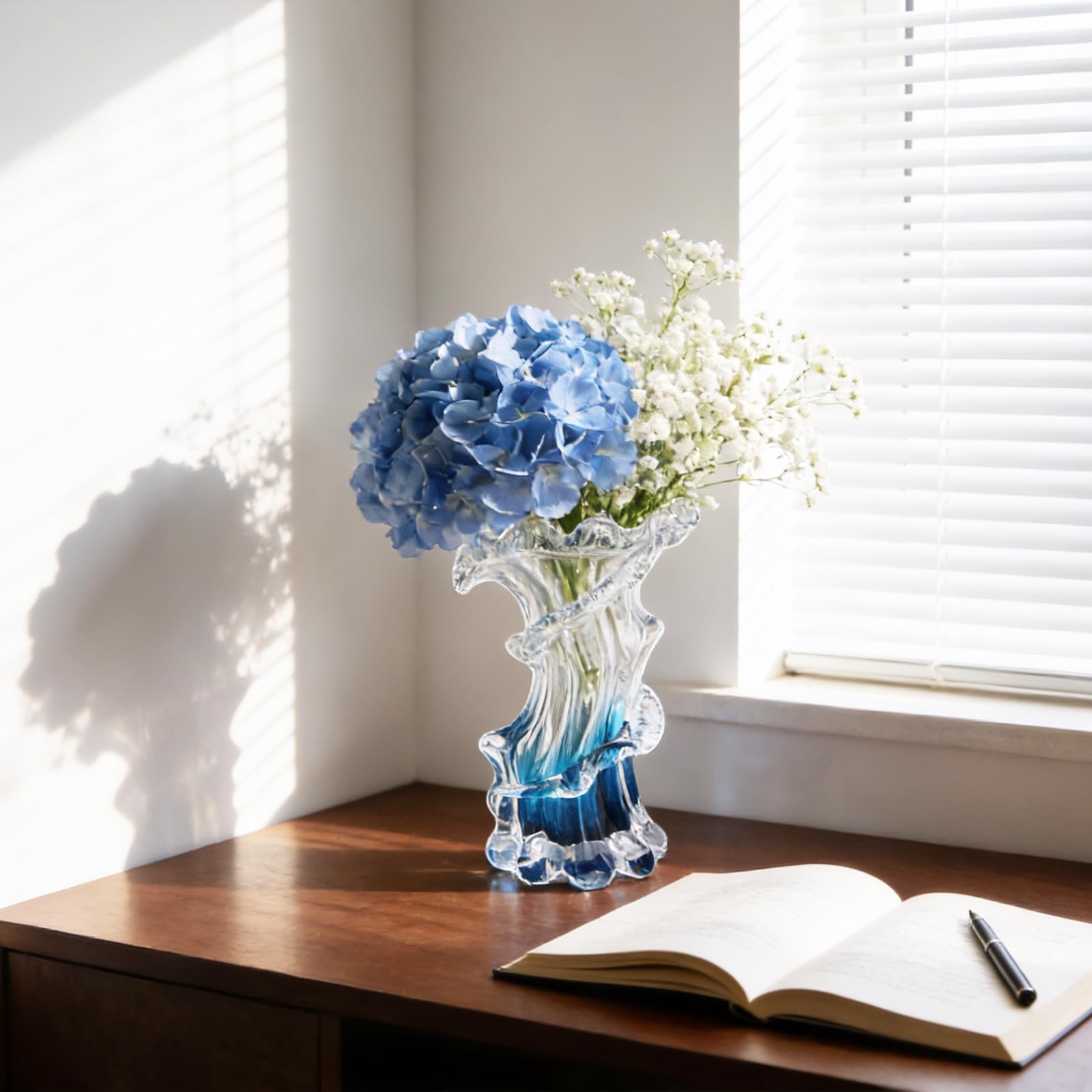 Jarrón único de vidrio azul soplado a mano, jarrón artístico de flores azul degradado para decoración del hogar, centros de mesa y estante de oficina