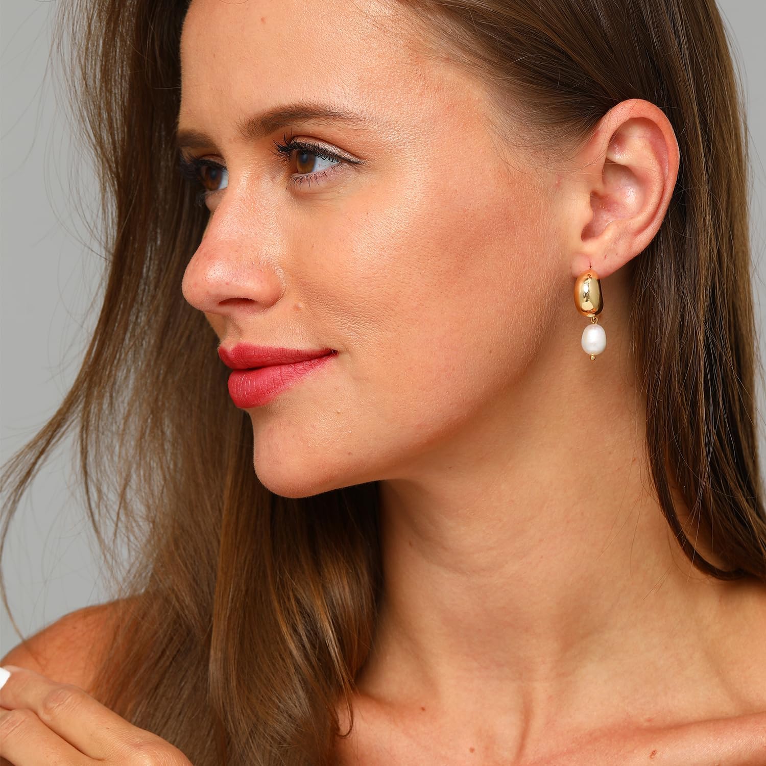 XYJZXY 18K Gold Pearl Drop Earrings for Women Freshwater Pearl Dangle Earrings Chunky Gold Hoop Earrings Gifts for Her - Image 3