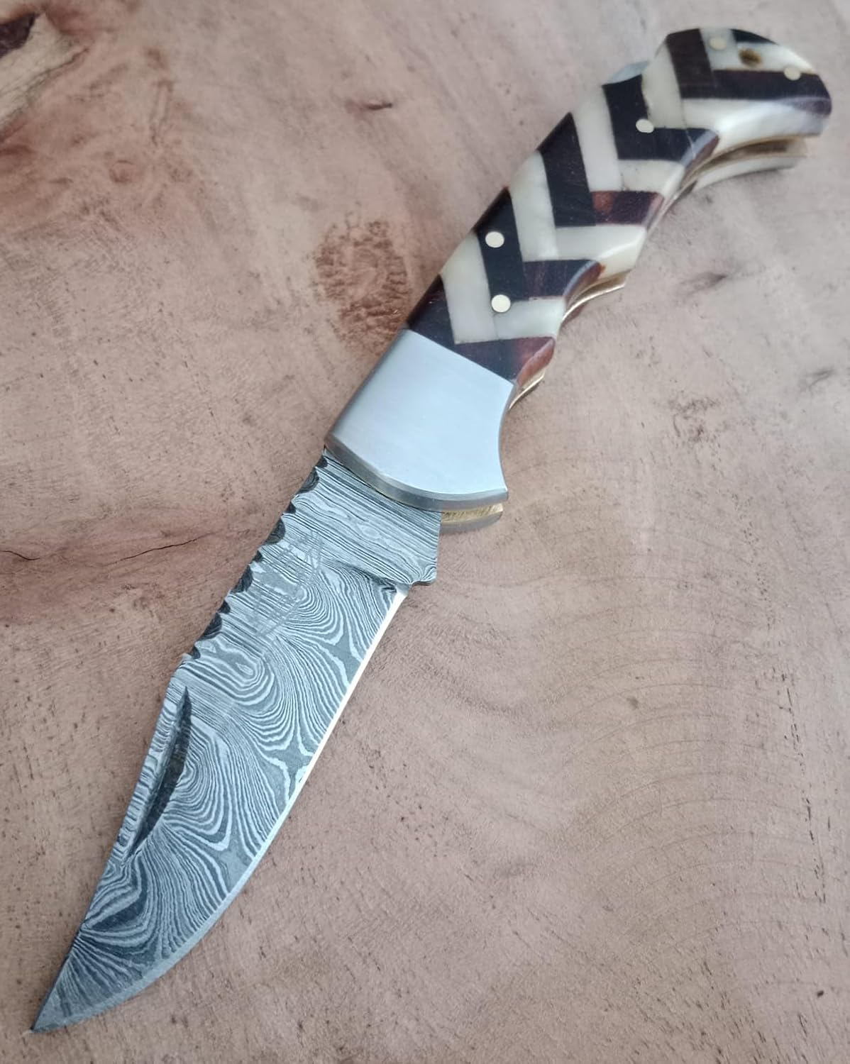 Best.Buy.Damascus1 Beautiful Camel Bone + Rose wood Custom Handmade Damascus Steel Folding Pocket Knife Brass Bloster with Back Lock Plus Sharpening Rod 100% Prime Quality