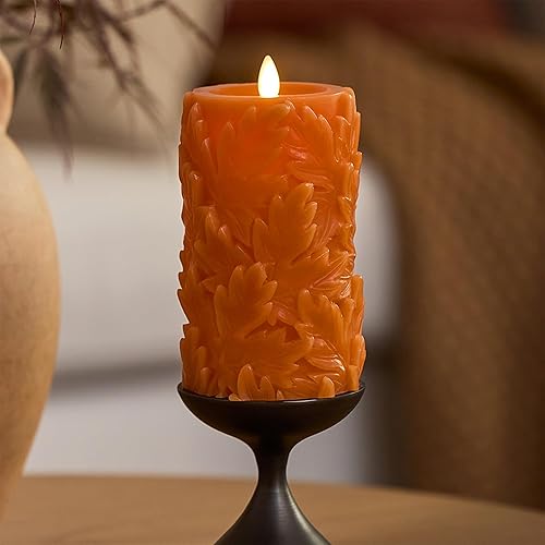 Miniatura 16 de Luminara Vela de Pilar de Llama Móvil con Hojas y Calabazas en Relieve de 3.25" x 6.5" con Borde Empotrado Sin Fragancia de Cera Real LED Operada
