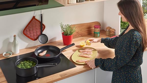 Lagostina Rigenera Wok Antiaderente con Corpo in Alluminio 100% Riciclato Ø 28 cm, Padella Induzione Gas e Forno, Rivestimento Antigraffio, Manico Ergonomico - 3