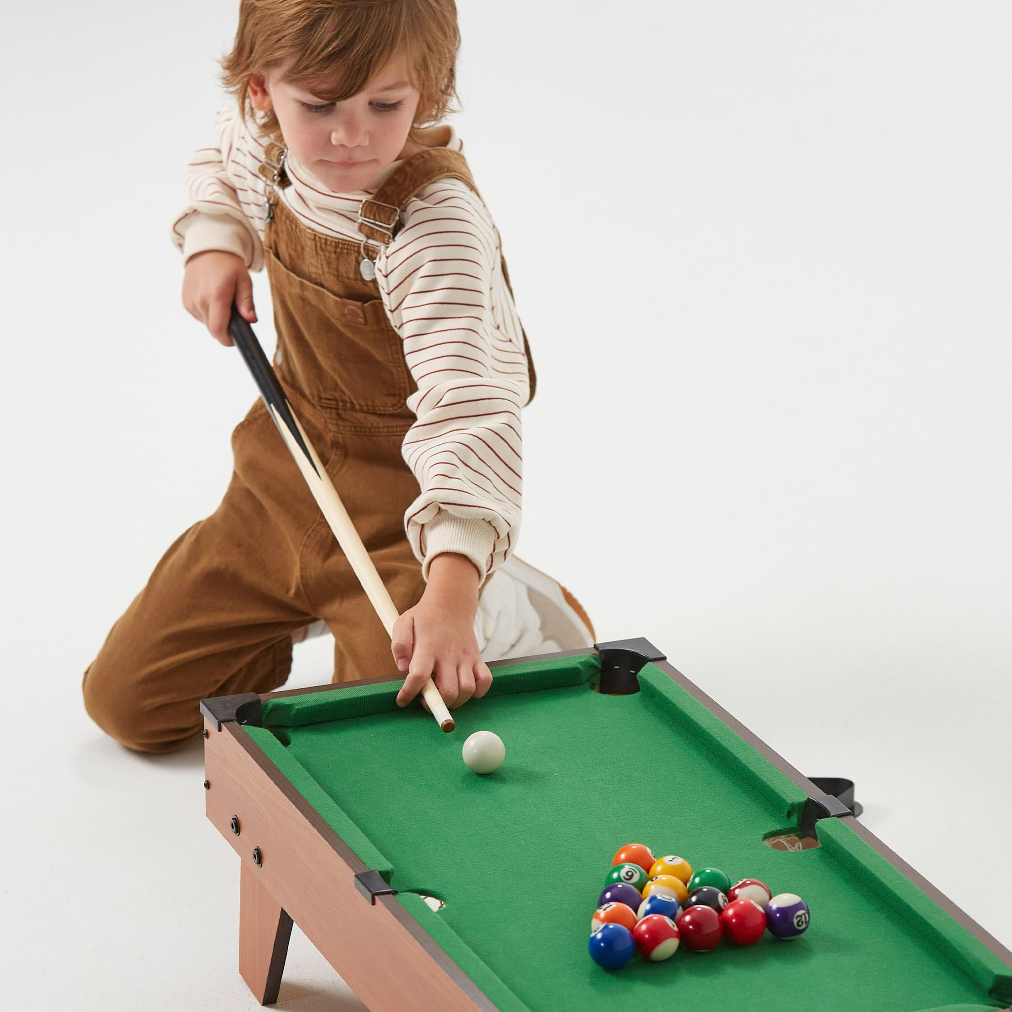 ColorBaby CB Games Mesa Billar para niños, Sobremesa, Madera Resistente, 22 Piezas, Incluye Tacos, Tiza, triángulo y Cepillo, 2-4 Personas, 62x36x15 cm, Juego de Bolas, Juguetes 6 años (43269)