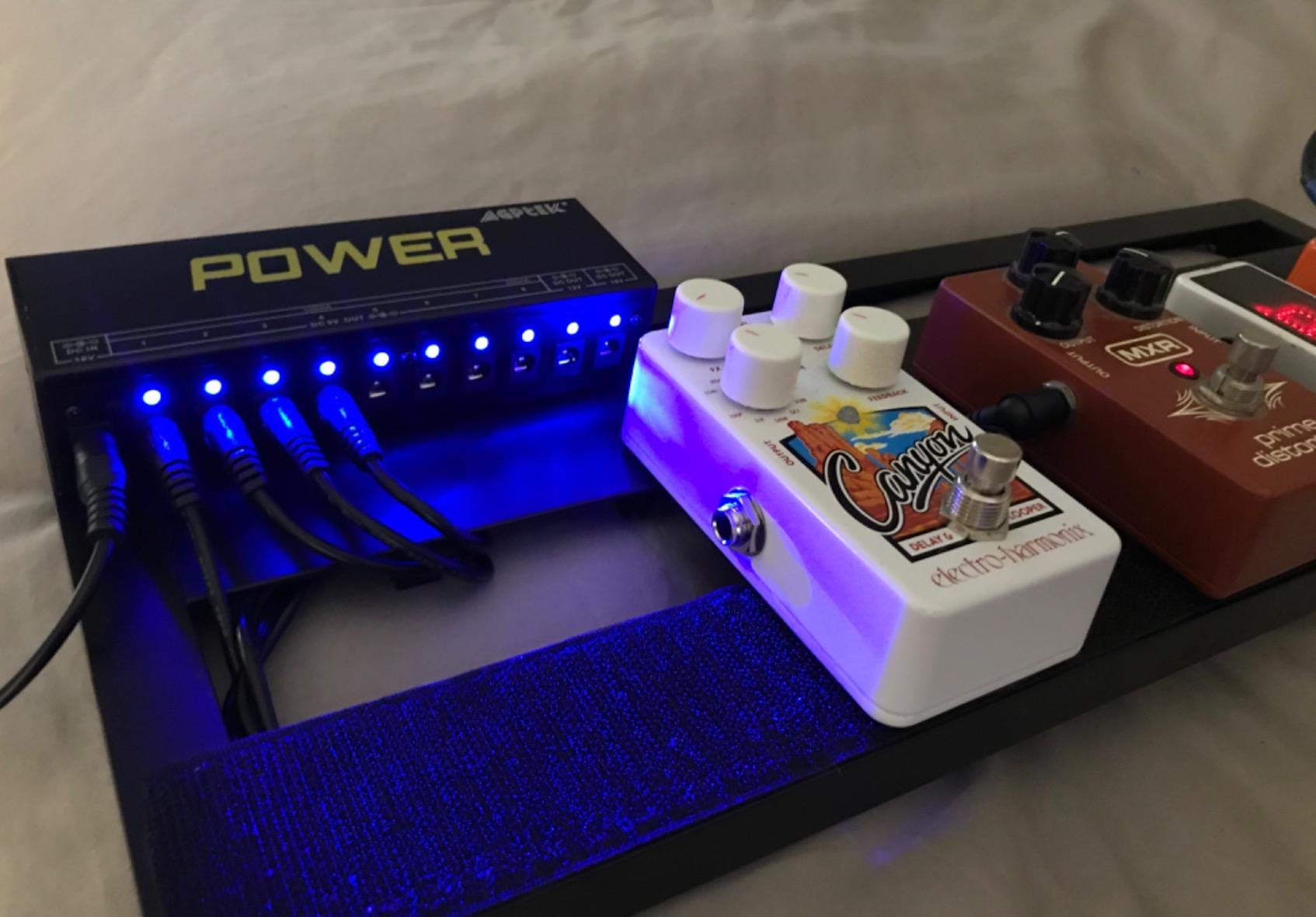 AGPTEK CP05 Guitar Pedal Power Supply 10 Outputs Isolated for 9V, 12V