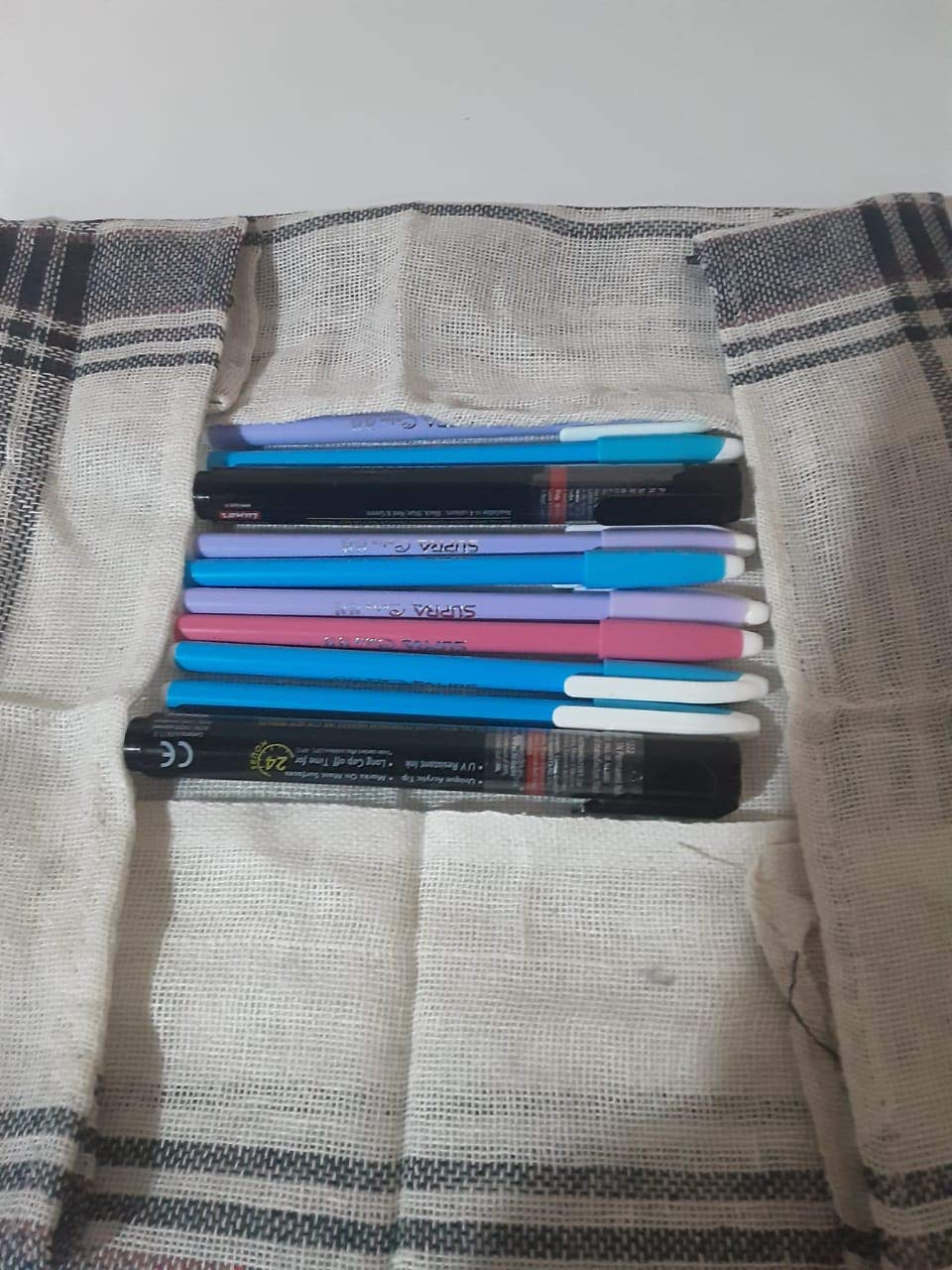 Supra Cutie of Pens (Set of 8+2 Black pens+1 Duster)