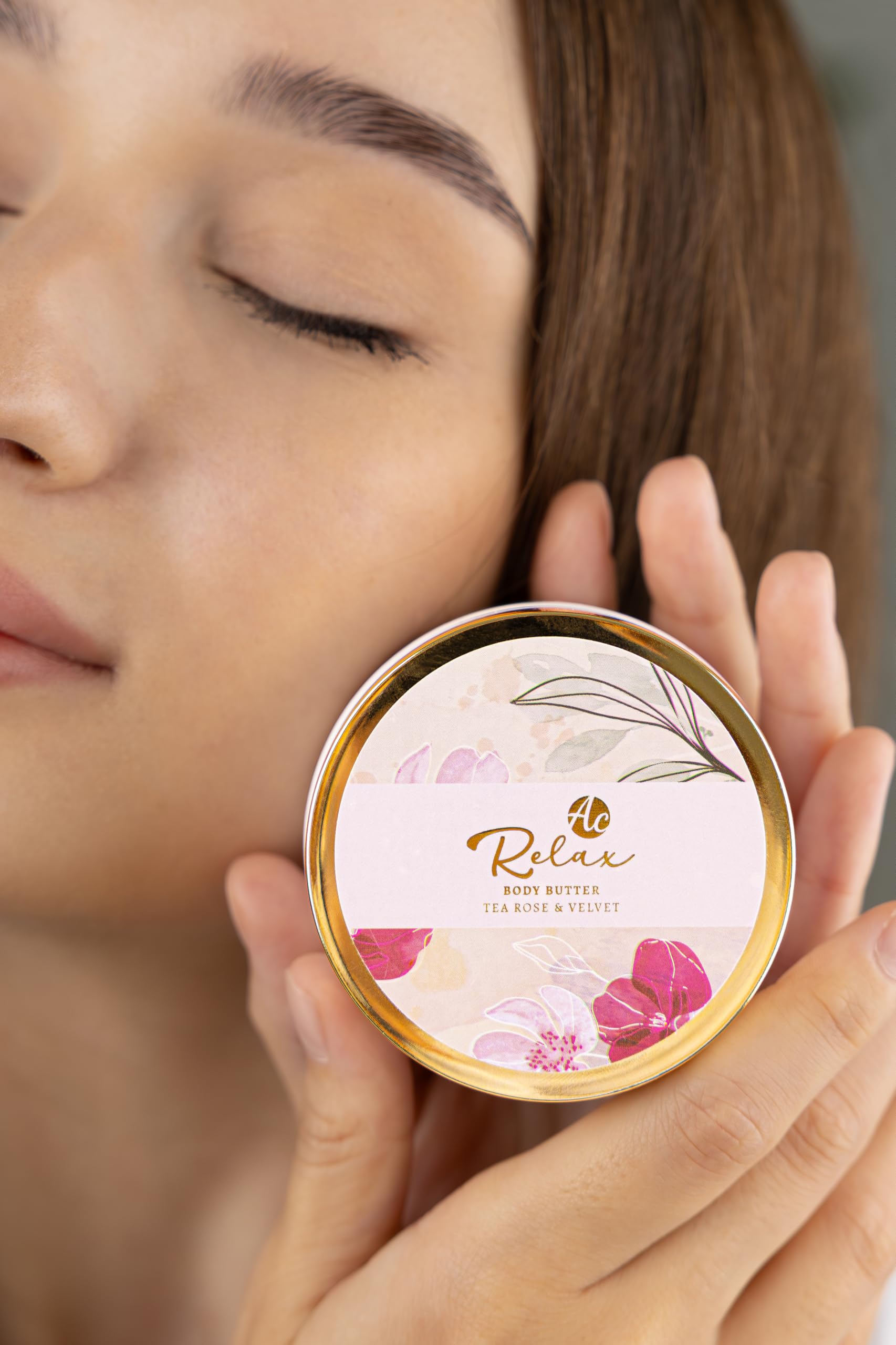 Accentra - Bath and treatment set RELAX gift box - Wellness gift kit 5 pcs for women - includes body butter, soap, hand cream, bath bomb and scented candle, scent: Tea Rose & Velvet — view 12