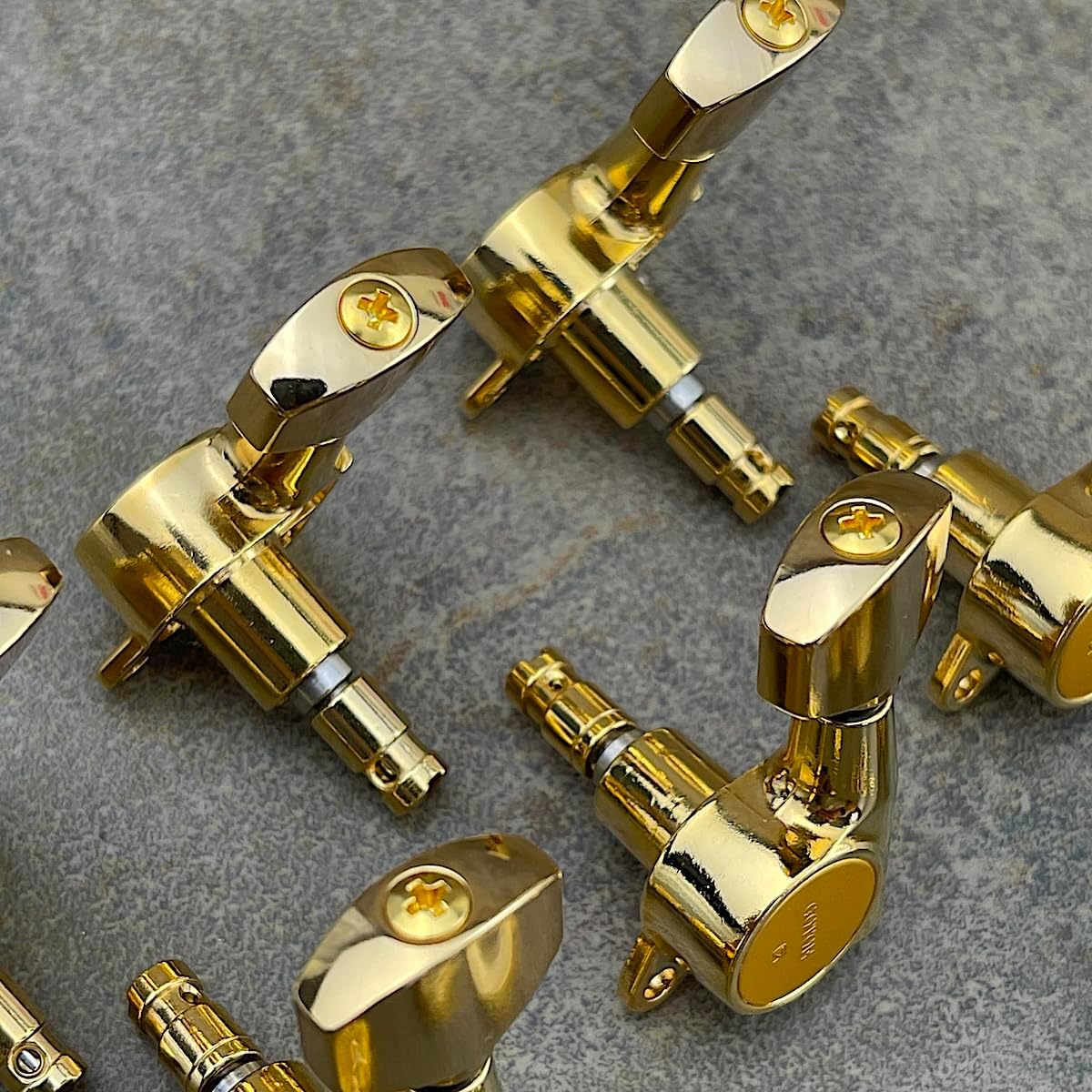 Gotoh Locking Tuners - Schaller Type - 3 Per Side Gold 07102GYX