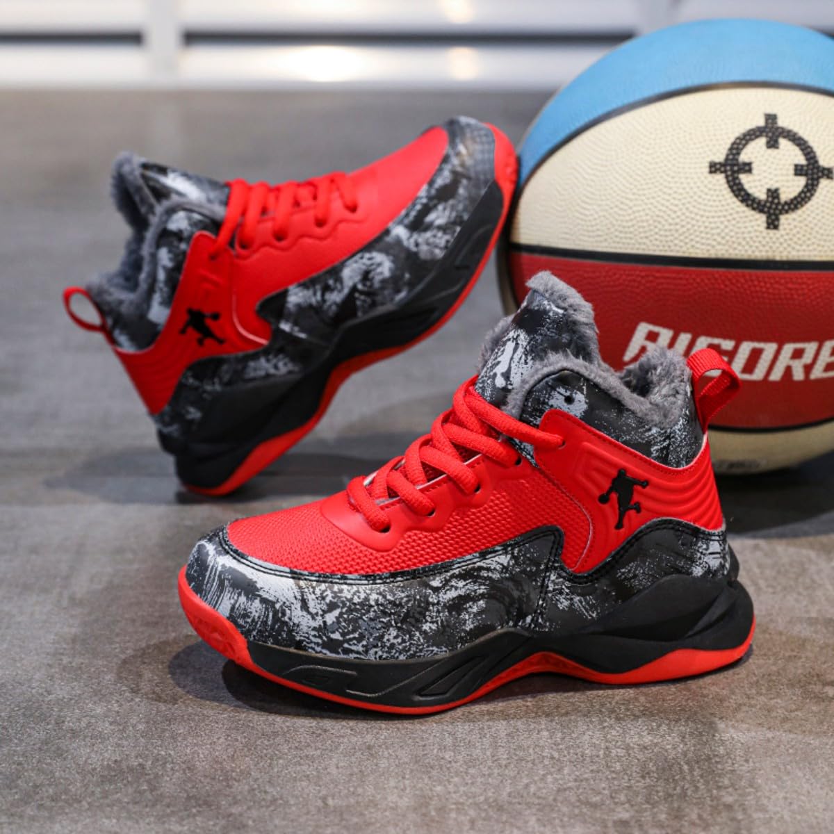 Chaussures de Basketball Enfant Hiver Chaud Fourré Peluche Hautes Semelle Antidérapante PU Baskets Garçons Filles