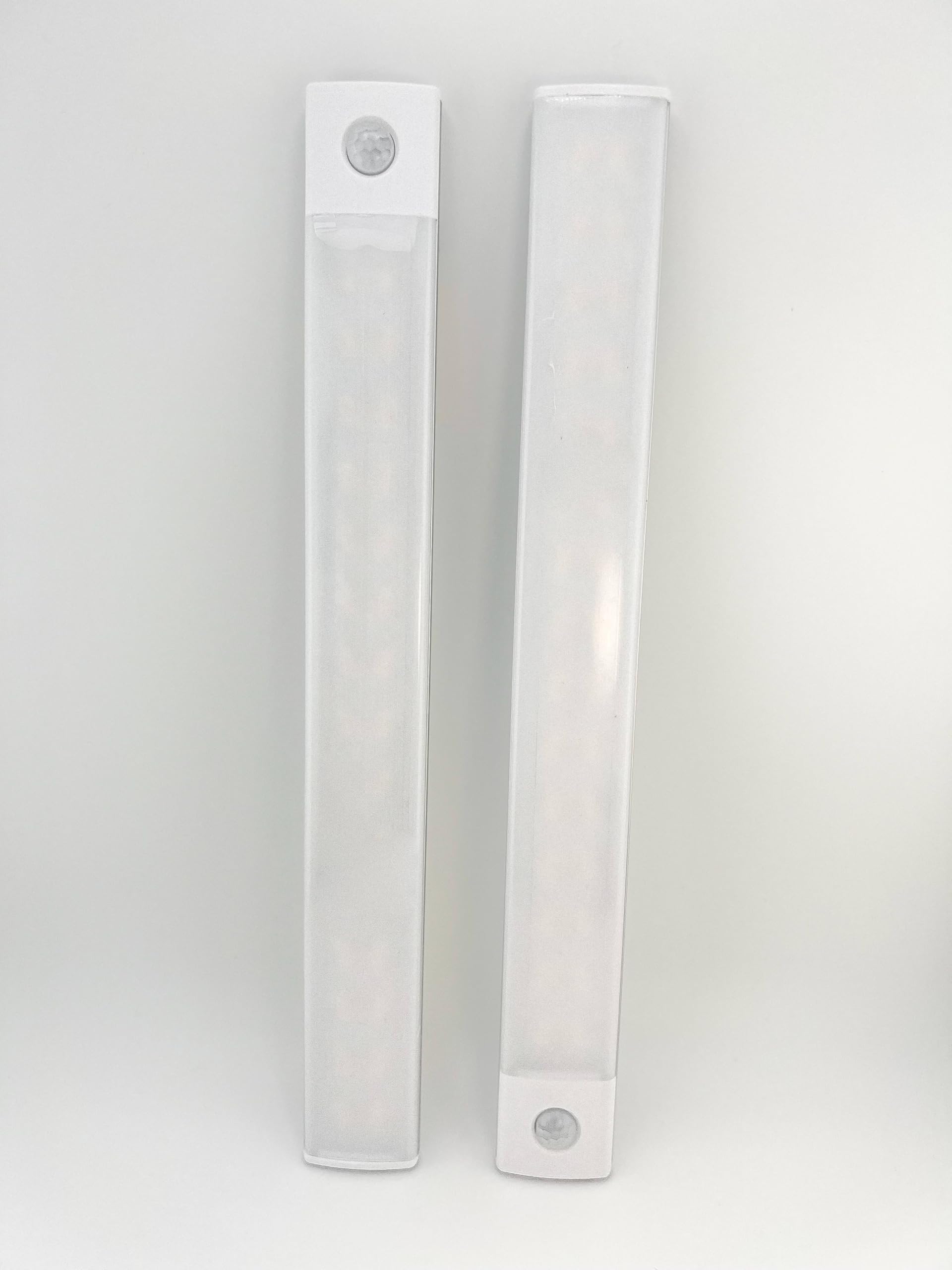 Bewegungsmelder-aktivierte LED-Schrankleuchte für den Innenbereich, USB wiederaufladbar, einfache Installation, einstellbare Helligkeit, geeignet für Kleiderschränke und Schränke