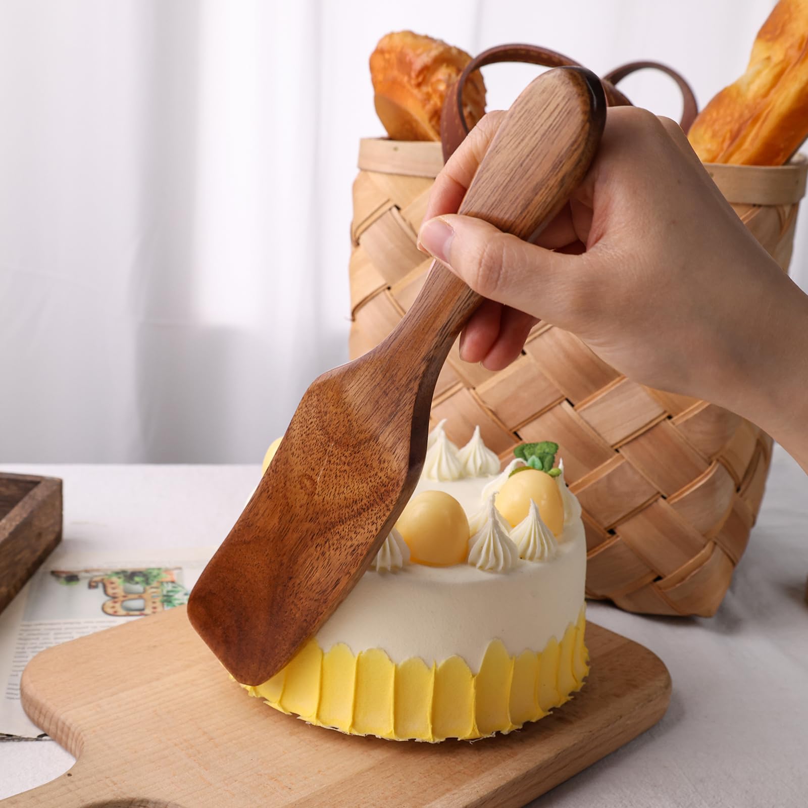 kitchen utensil for spreading