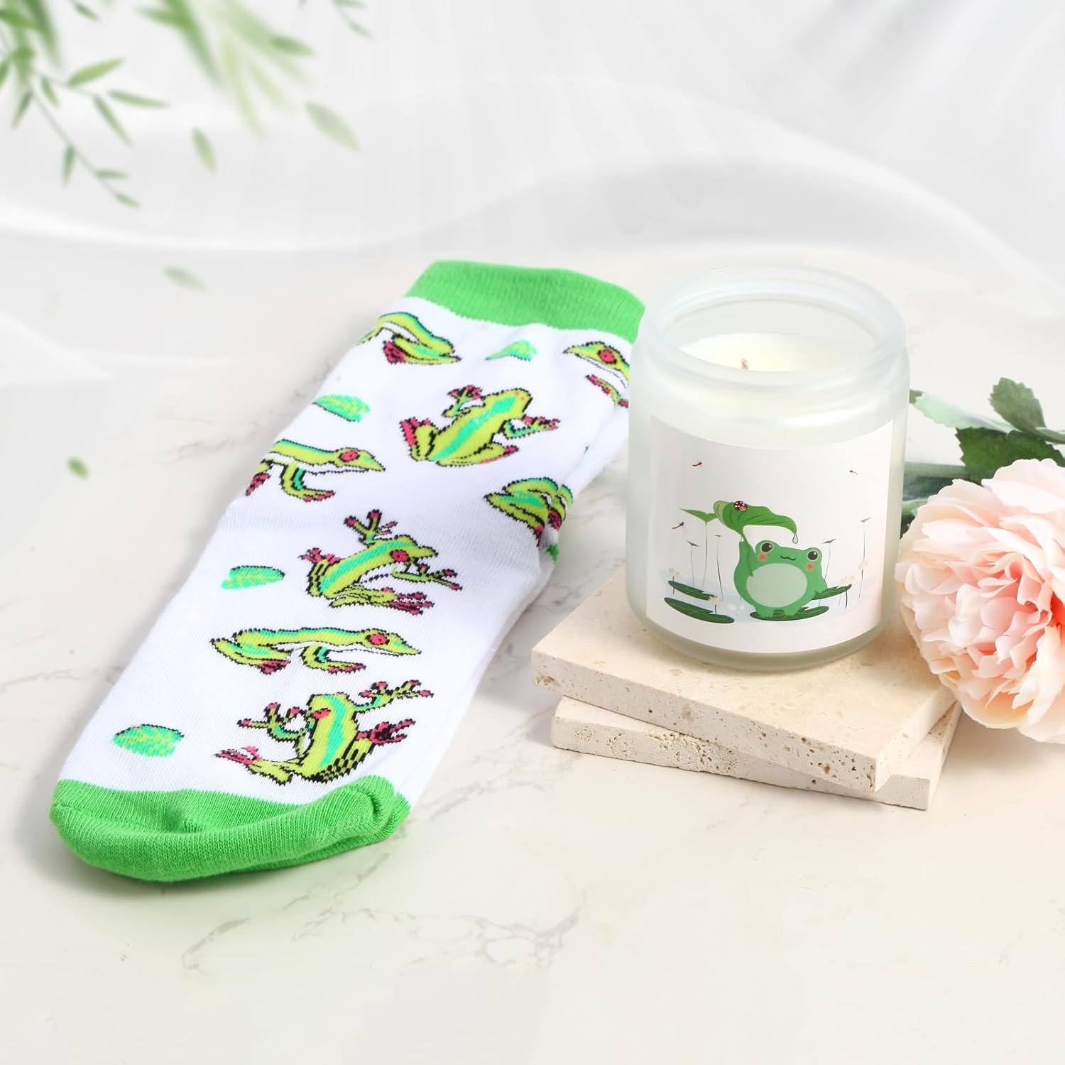 Frog Gifts for Women Frog Lovers Stuff Gifts Include Hair Tie 20oz Tumbler Mug Keychain Makeup Bag Candle Socks Bracelet Card for Women Christmas Birthday - Image 4