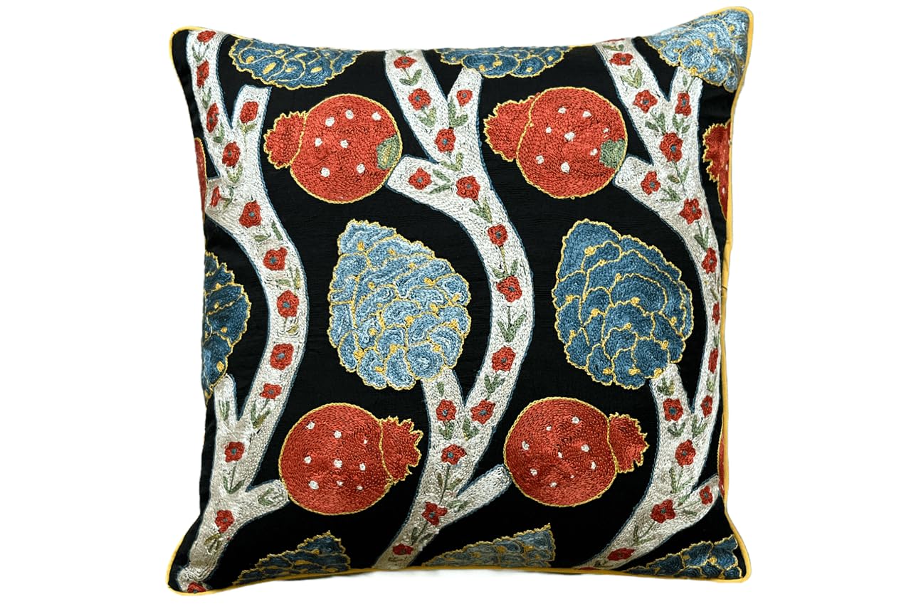 Coussin double soie ikat brodé contre les salons ternes et sans relief