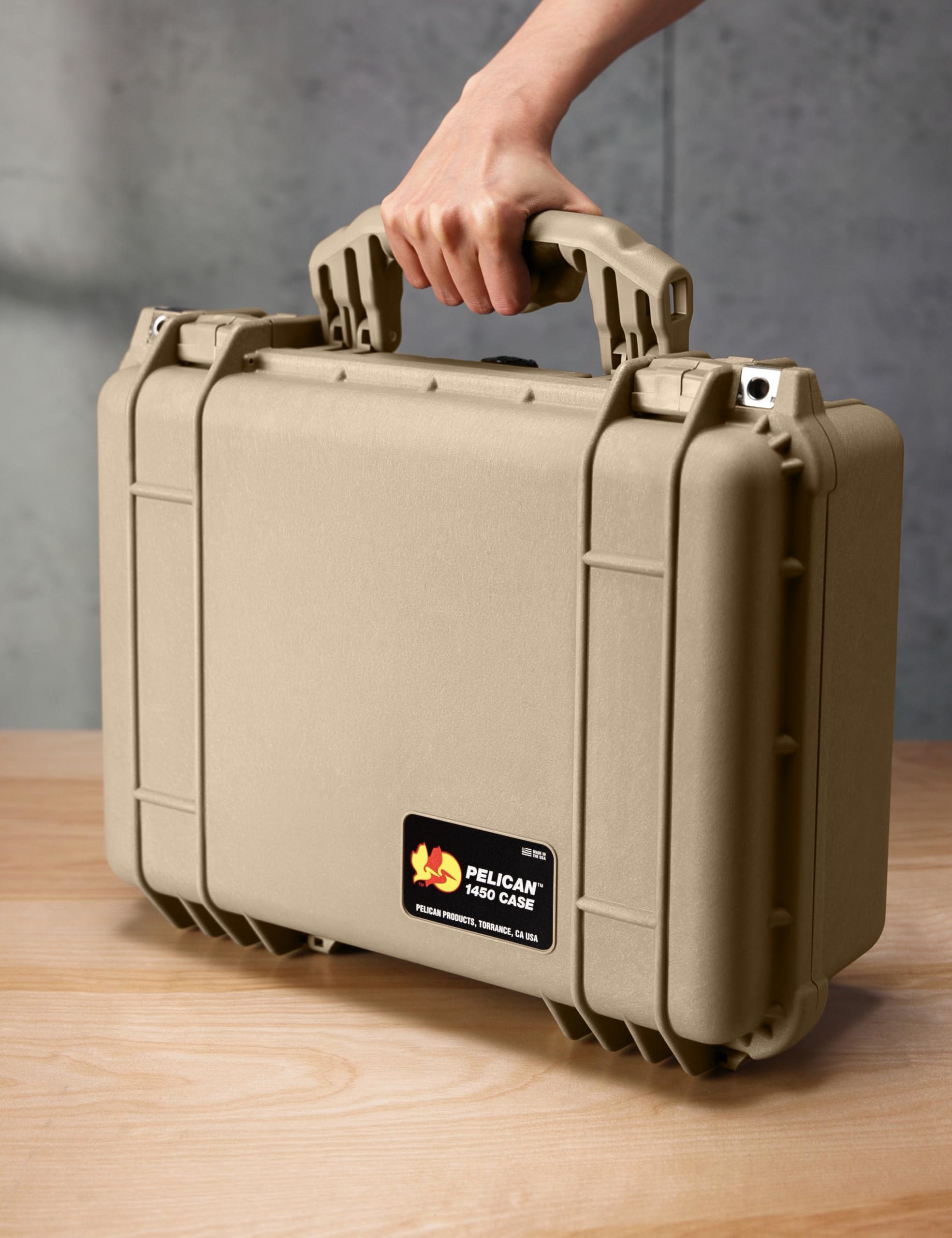 Amazon.com: Pelican 1450 Case With Foam (Desert Tan) : Sports