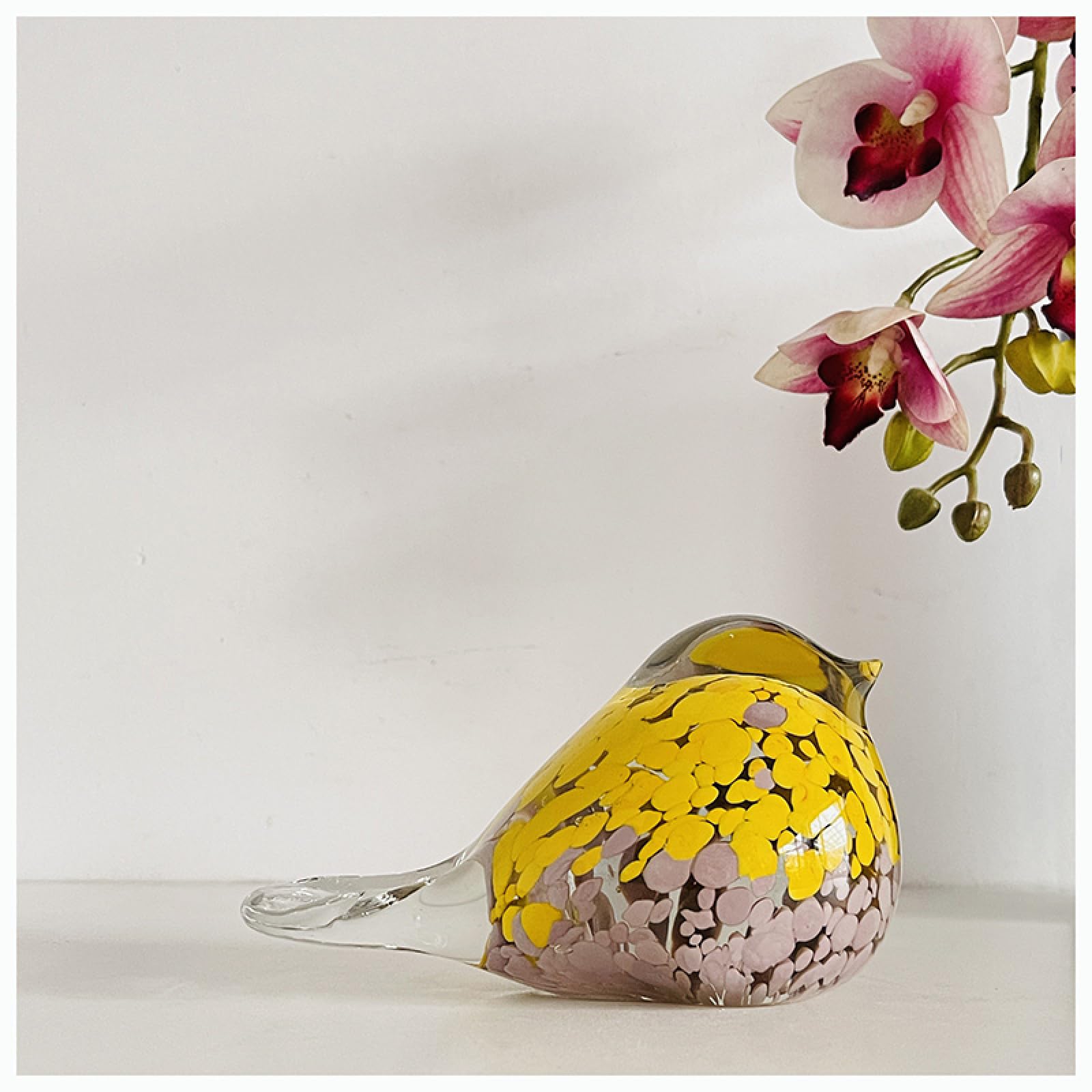 Dytartzx Yellow Coloured Glaze Art Sparrow Bird Magpie Glass Figurine Handmade Animal Sculpture Blown Paperweights Ornament Home Table Decor