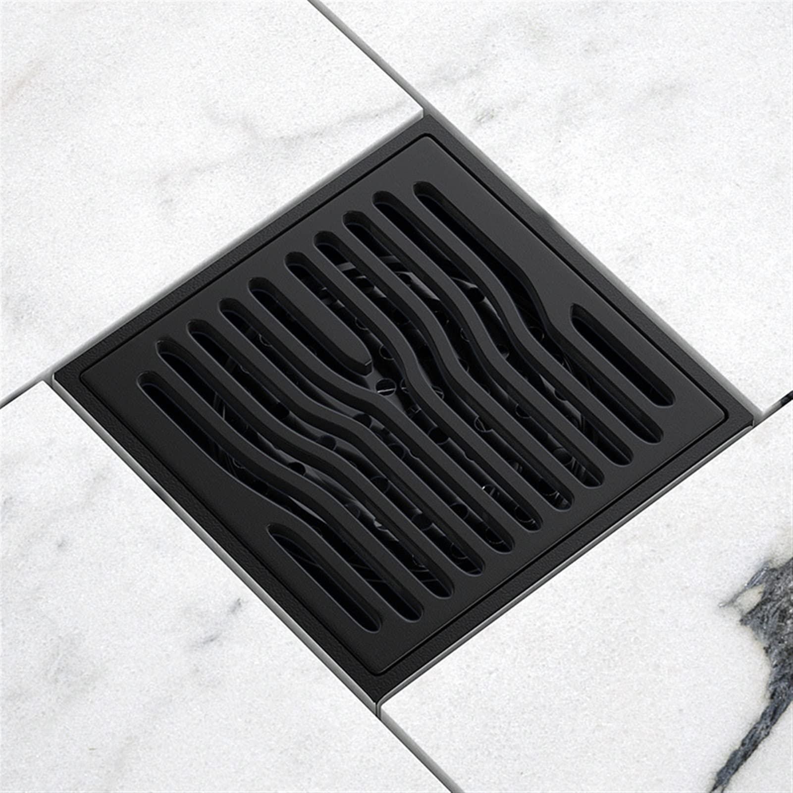 Bonde de douche carrée en laiton de 10 cm avec sa finition noire élégante
