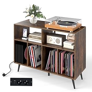 KOMFOTTEU Mueble para Tocadiscos de 3 Niveles, Soporte de Discos de Vinilo con 4 Compartimentos y 2 Estantes Abiertos, Mesa para Tocadiscos con 5 Patas de Metal (Marrón, con Estación de Carga)