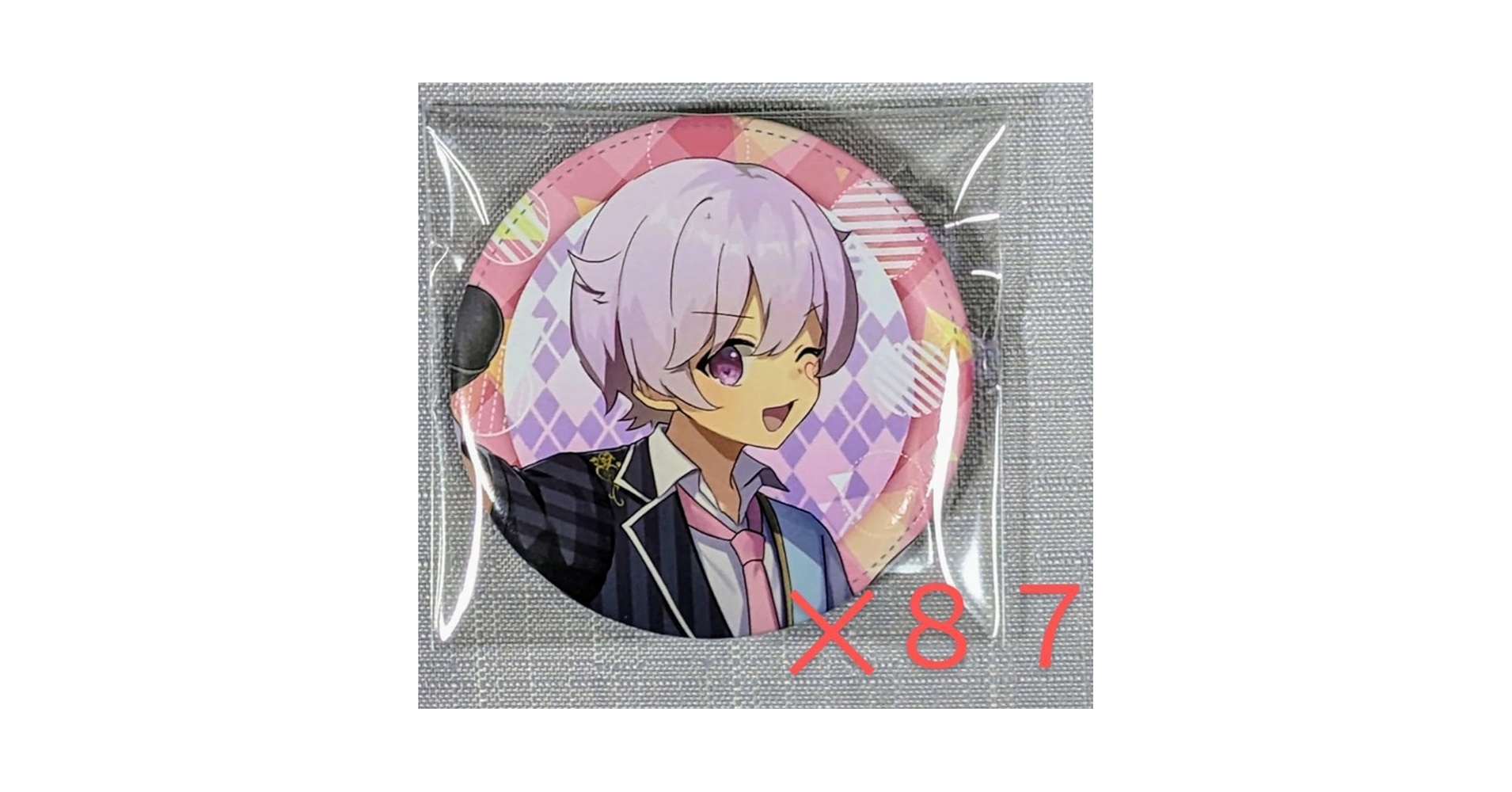 Amazon.co.jp: いれいす 初兎 缶バッジ 背伸び : おもちゃ