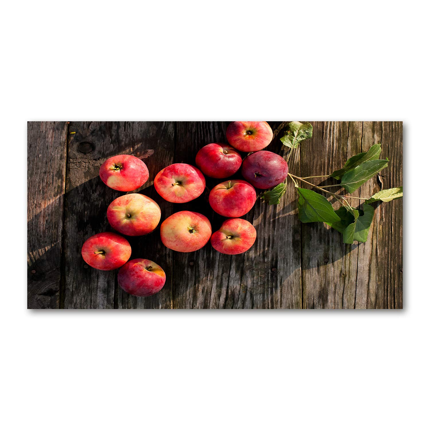 Image de pommes rouges sur la table pour une ambiance conviviale en cuisine panoramique