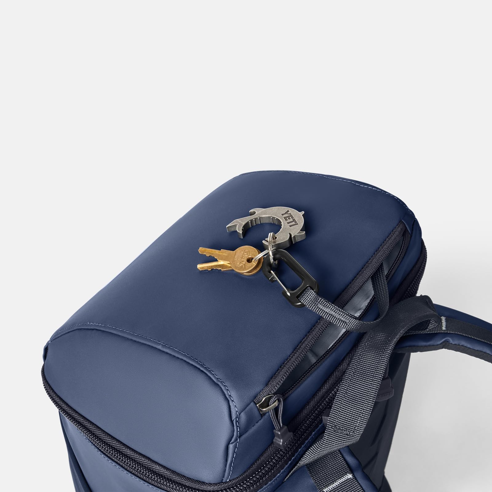 YETI Zaino Daytrip 20 L, Blu navy classico, 20L, Zaino da viaggio