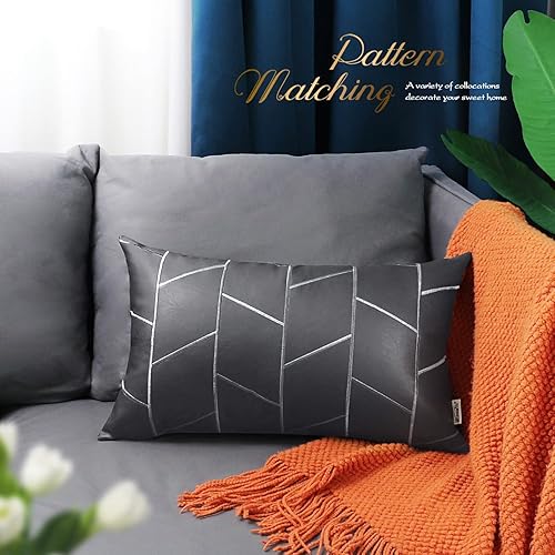 Miniatura 31 de BRAWARM Fundas de almohada de piel sintética de 18 x 18 pulgadas, fundas de almohada de cuero negro, paquete de 2, almohadas decorativas de cuero