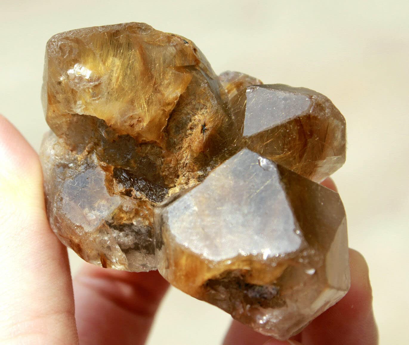 BUSOTH Natural Crystal Rough 131g ++ Natural Clear Smoky Quartz Yellow Rutilated Crystal Point Specimen