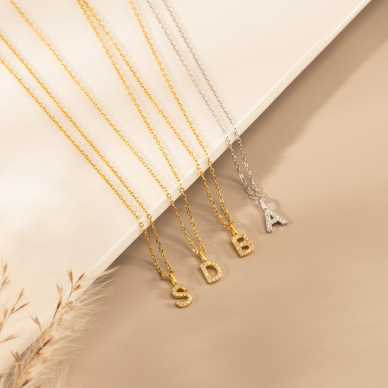 Personalizzato pavé collana con iniziale, su misura delicato oro lettera collana, piccolo argento iniziale minimalista gioiello, matrimonio