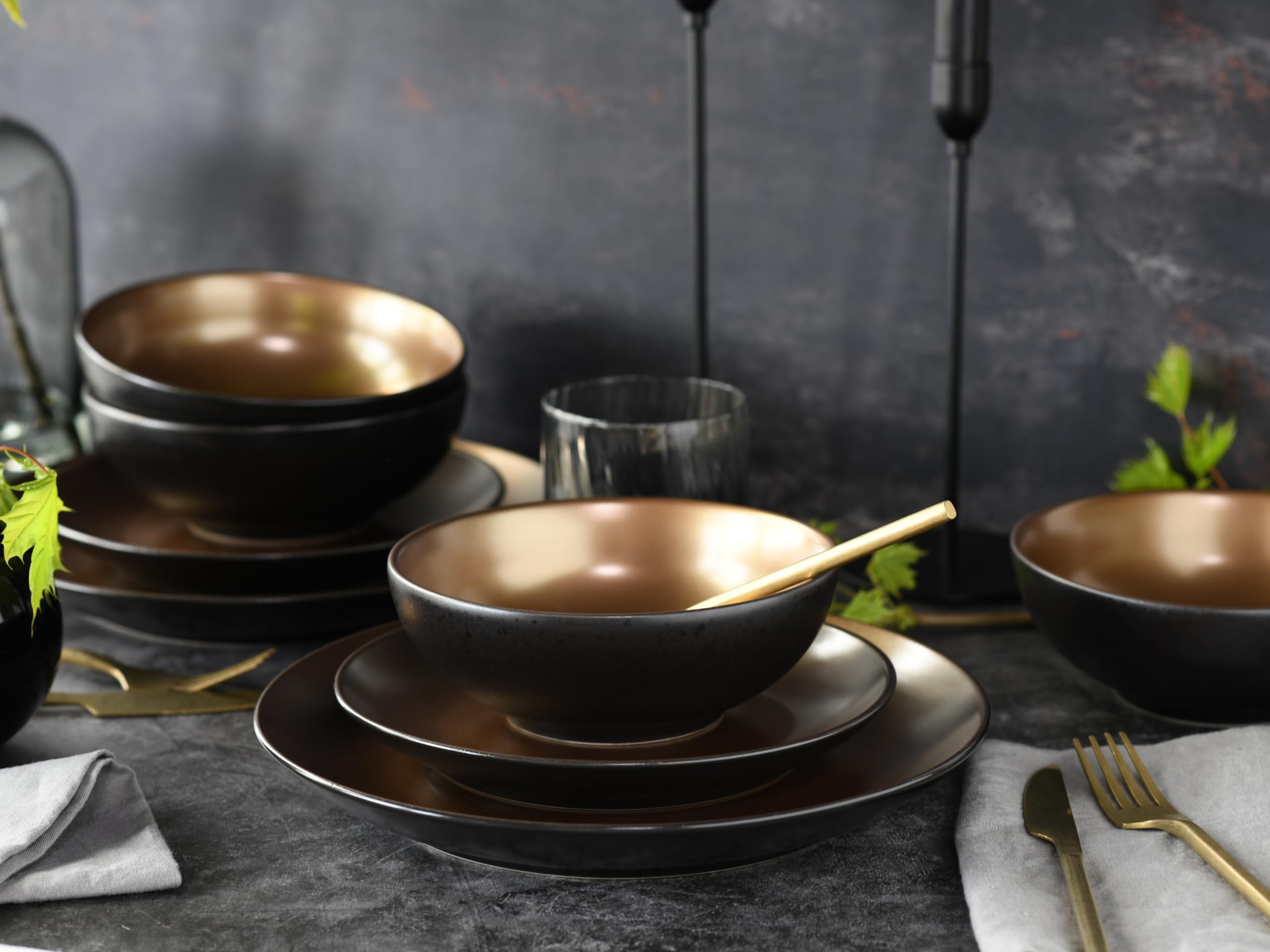 CreaTable, 23598, seria GLAMOUR - złoty, 16-częściowy zestaw naczyń, serwis kombi z kamionki, nadaje się do mycia w zmywarce i używania w kuchence mikrofalowej, wysokiej jakości produkcja