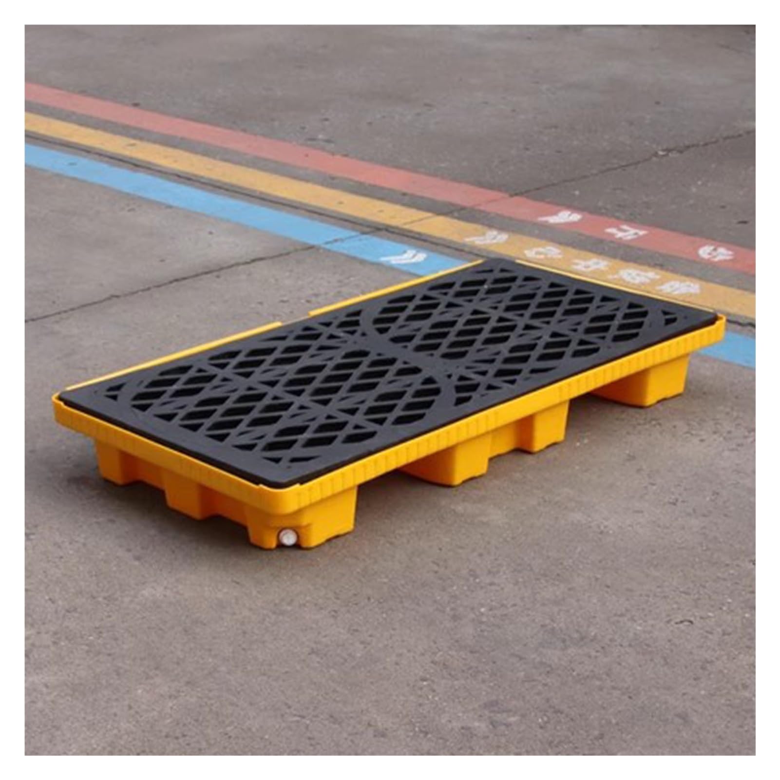 SGKOMN Industrial Oil Spill Containment Platform, Low Profile Design for Easy Spill Control, Utility Tray with Drain and Forklift Access for Efficient Cleanup, Black+yellow-26.6x26.6x5.9in-4pcs