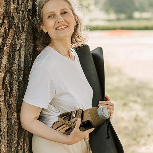 Vista 111 de NATURE PIONEOR Soporte para botella de agua con correa ajustable – 25/32/40 onzas, funda aislante para botella de agua con mango de paracaídas y 2