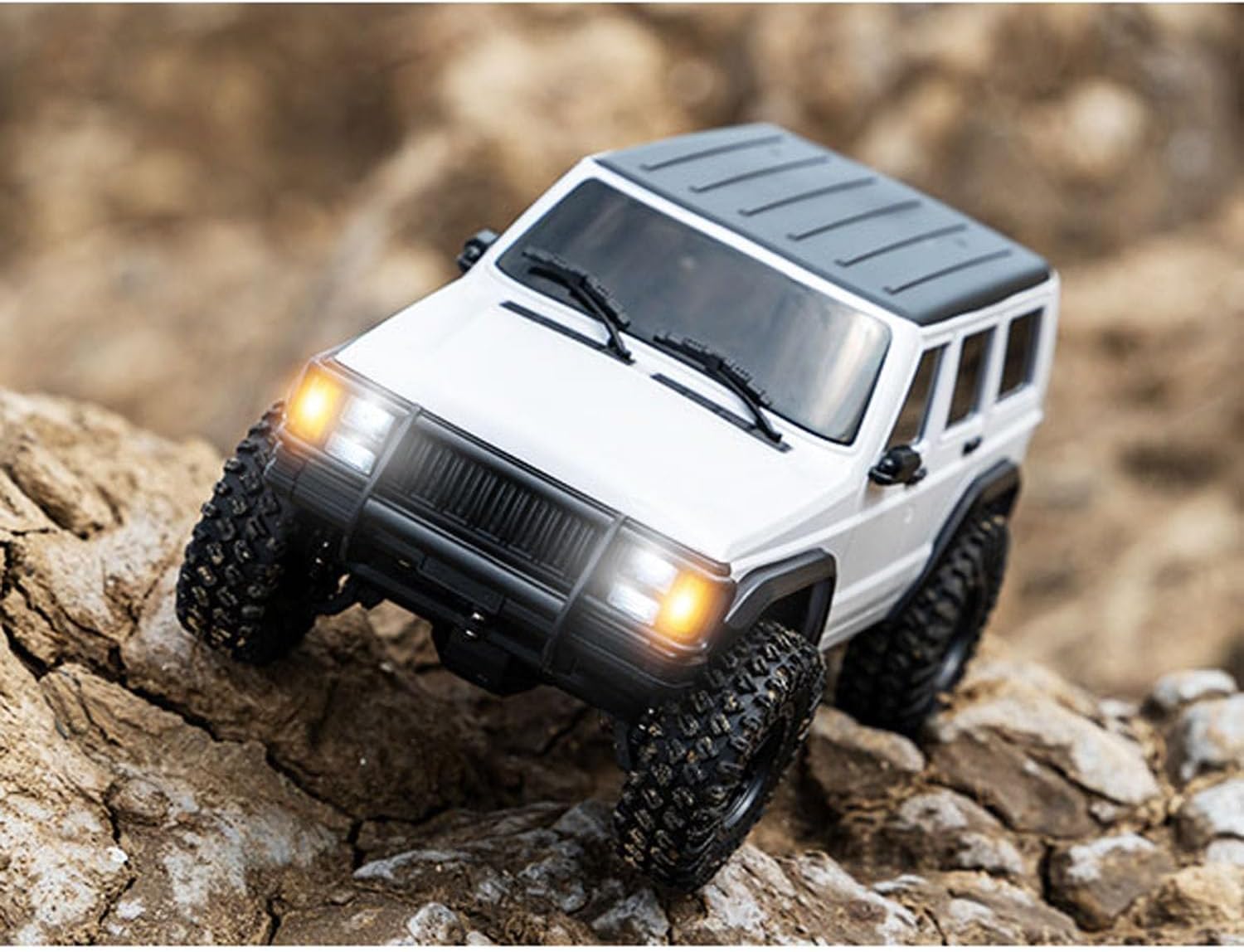 1/18 RC Crawler Car 4WD Remote Control Vehicle C8809 3 Speed Gearbox 28CM Length Diamond Axle High Ground Clearance RTR Hobby Grade Model for Adult(Pearl White)