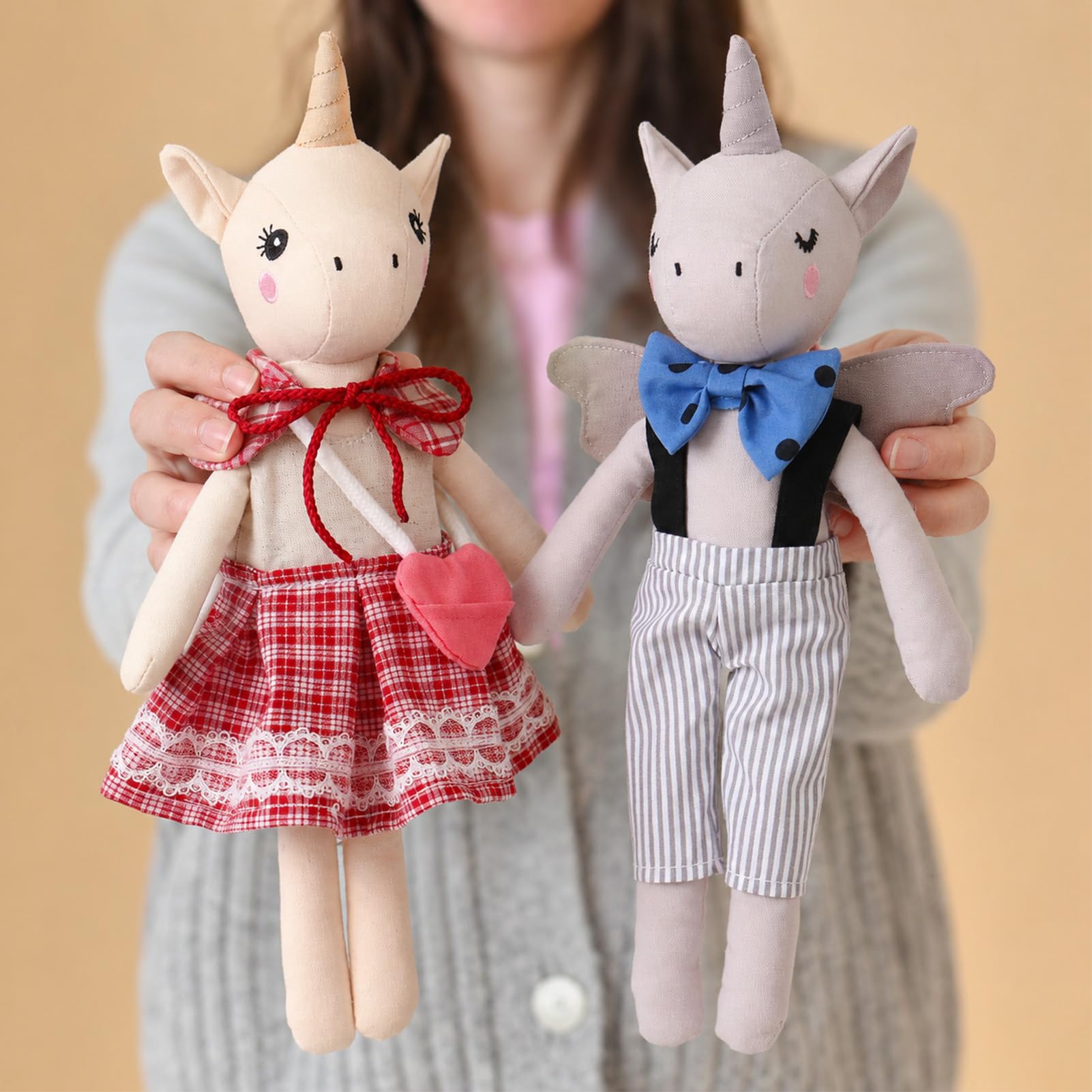 vamei Peluche Unicorno da Vestire Bambina, 36cm Peluche Unicorno Giocattolo Set con Armadio Valigia Portatile, Grucce in Legno, Vestiti per Bambole, Compleanno Natale Regalo per Bambina 3 4 5 6 Anni