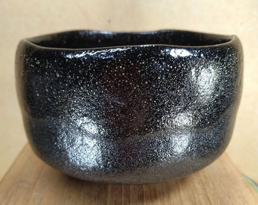 玉藻焼 二代氏家常美 黒茶碗 裏千家十五代 鵬雲斎 書付 共箱 美品 黒楽茶碗 玉藻焼 二代氏家常美 黒茶碗 裏千家十五代鵬雲斎書付 共箱 美品 黒楽茶碗