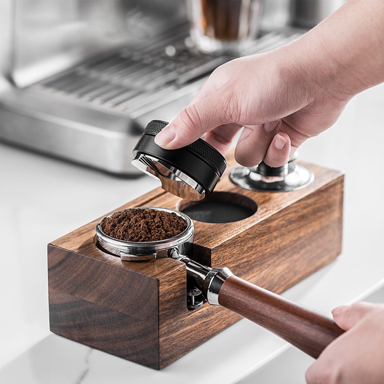Amazon｜ウォールナットコーヒータンパーホルダー 木製エスプレッソ