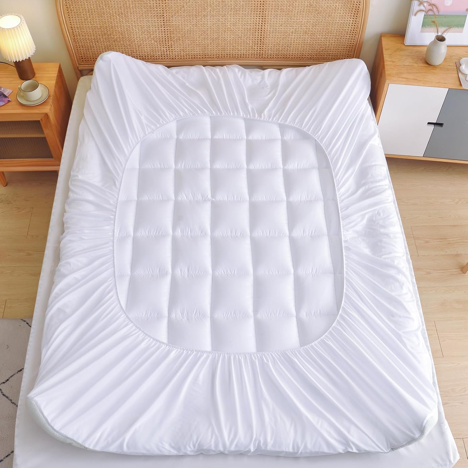 Mattress Topper Queen Size - Viscose Made from Bamboo Mattress Pad Ultra Soft Cooling Pillow Top for Back Pain Relief Comfort with Deep Pocket Fits 8-21 in