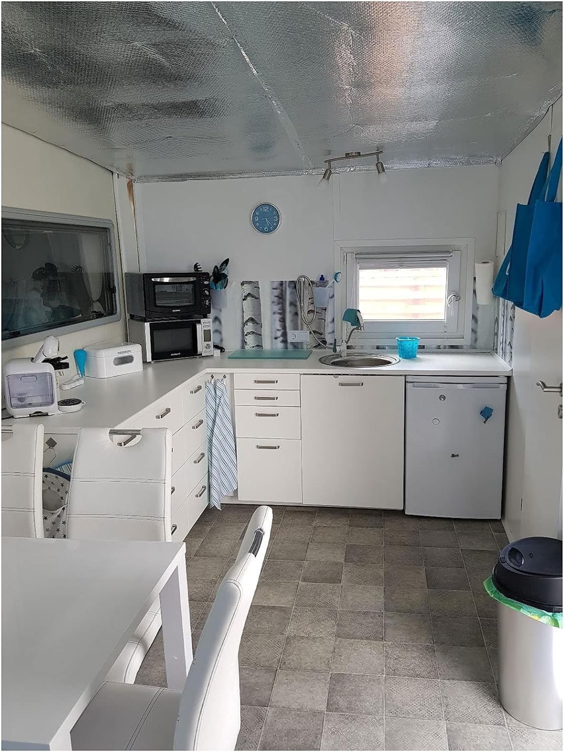 Self-Adhesive Insulation Foil for Attics, Motor Homes, Heat-Reflective Foils, Also for Rain Protection.(1.5M)