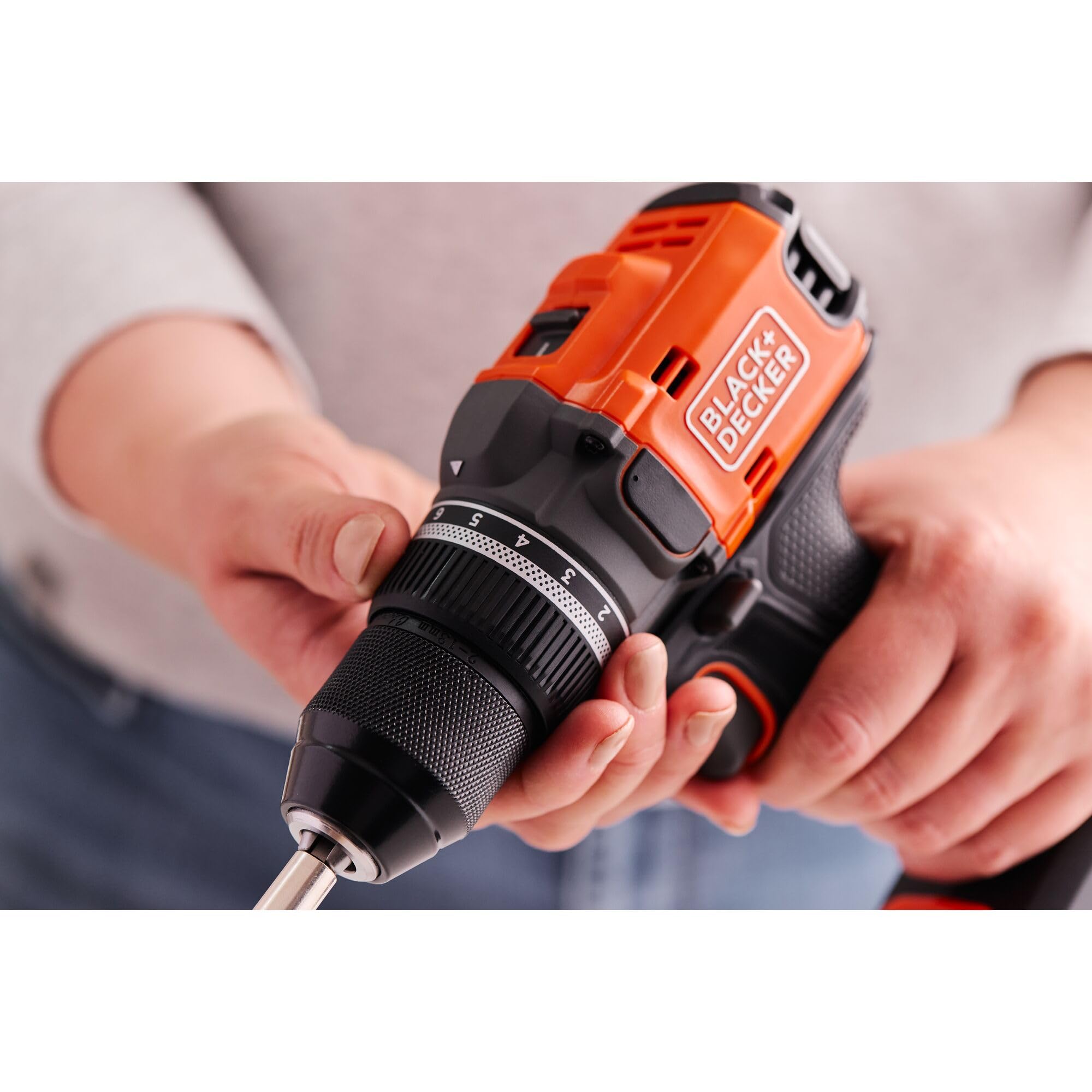 BLACK+DECKER Perceuse-visseuse sans fil et sans balais 18V, couple puissant de 50Nm,mandrin sans clé de 13mm, boîte de vitesse à 2 rapports, lampe de travail LED, sans batterie ni chargeur,BLD682XN-XJ