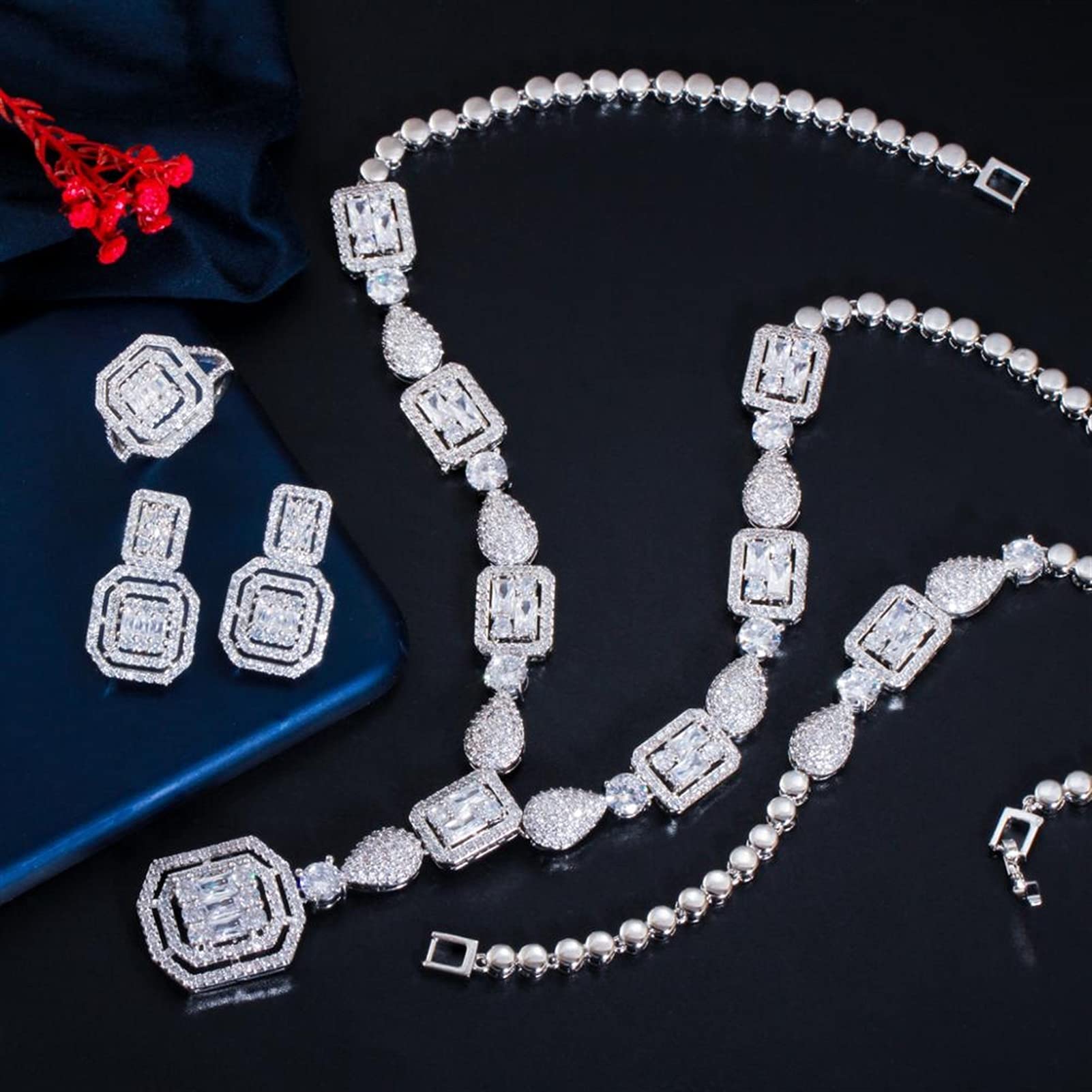 Schmuck 4 Stück weiße Zirkonia Frauen Hochzeit Kostüm Schmuck Sets für Bridesi Gold Farbe Party Zubehör