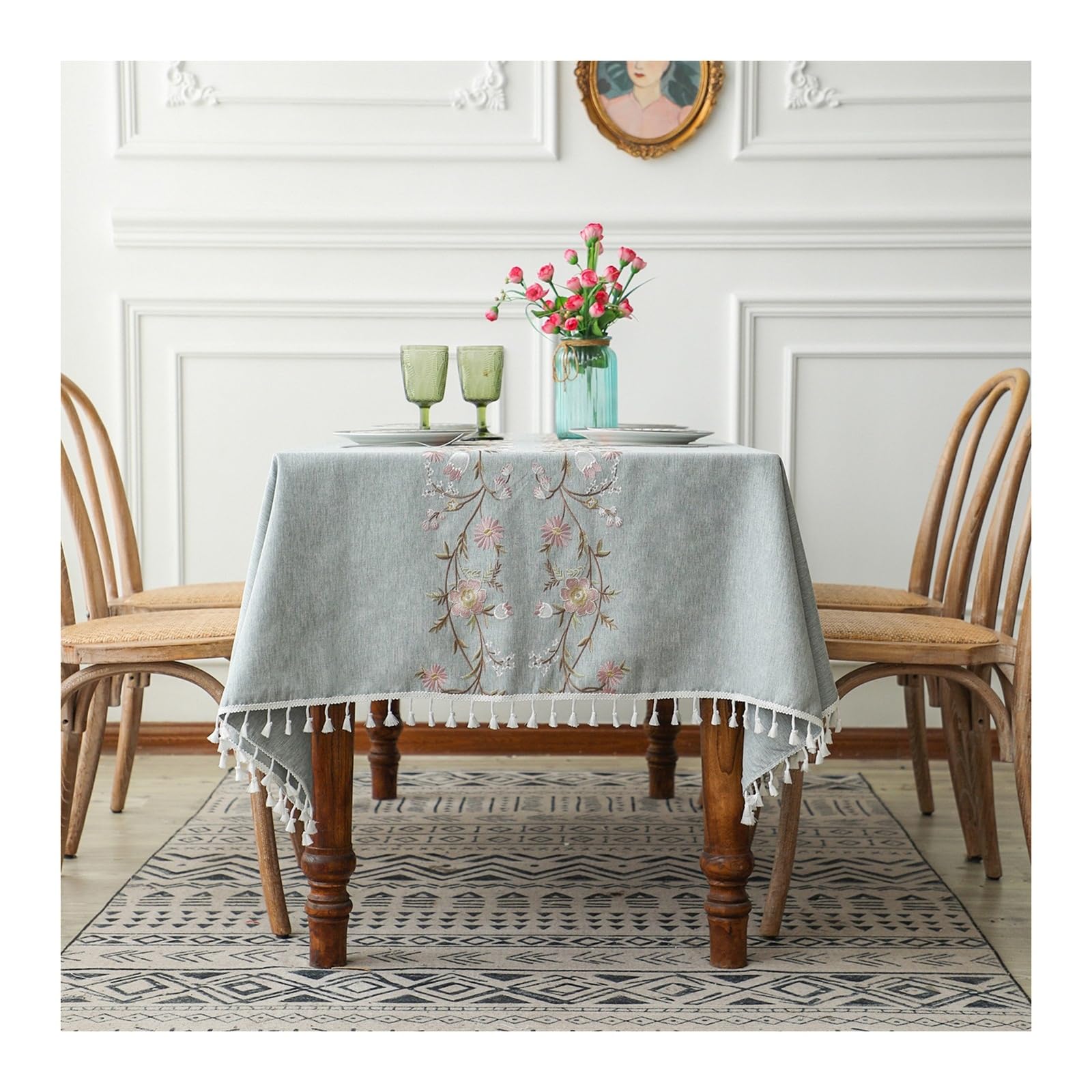 Nappe carrée bleu brodée main 140x140 cm élégante pour table de salle à manger