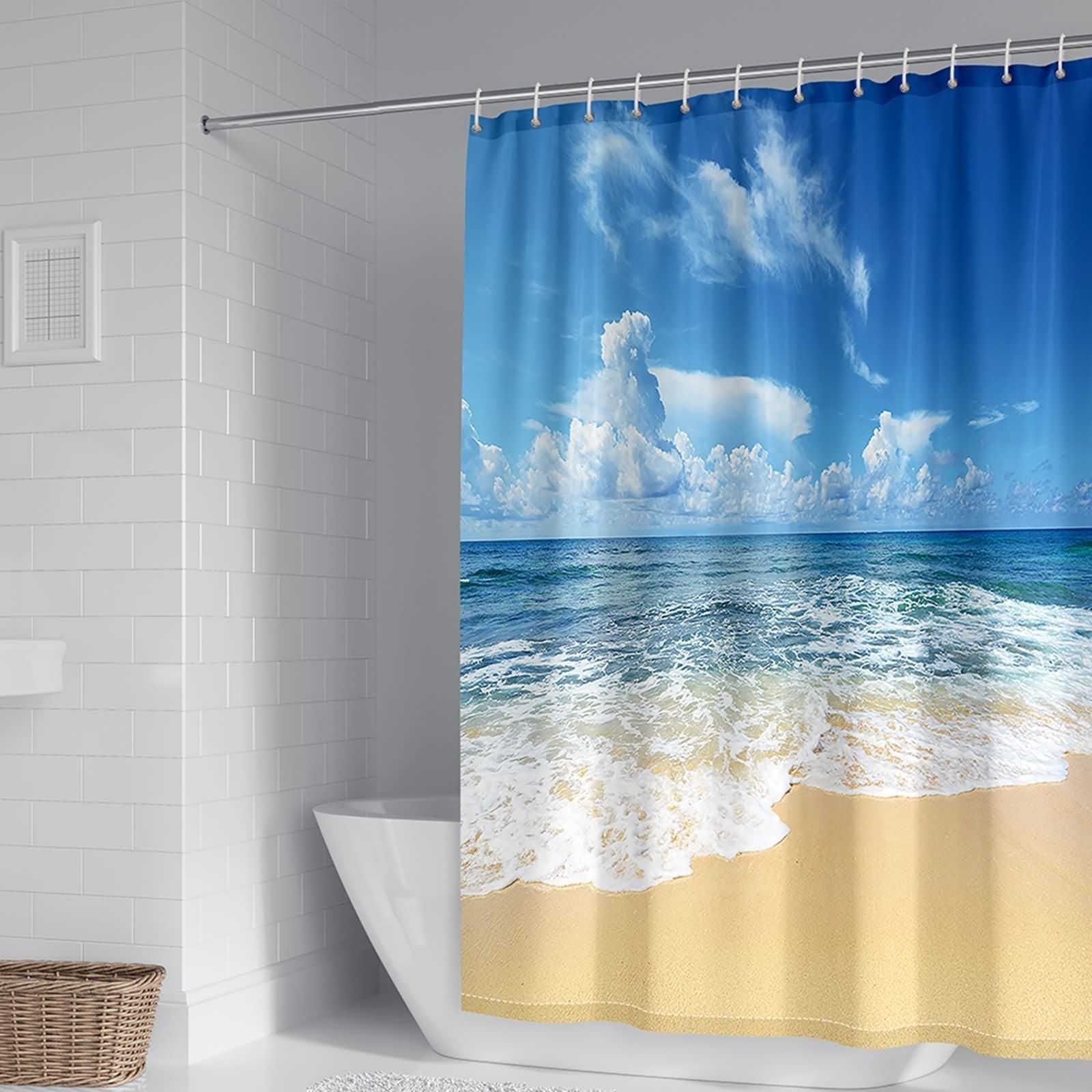 Rideau de douche motif plage pour une ambiance de vacances en salle de bain