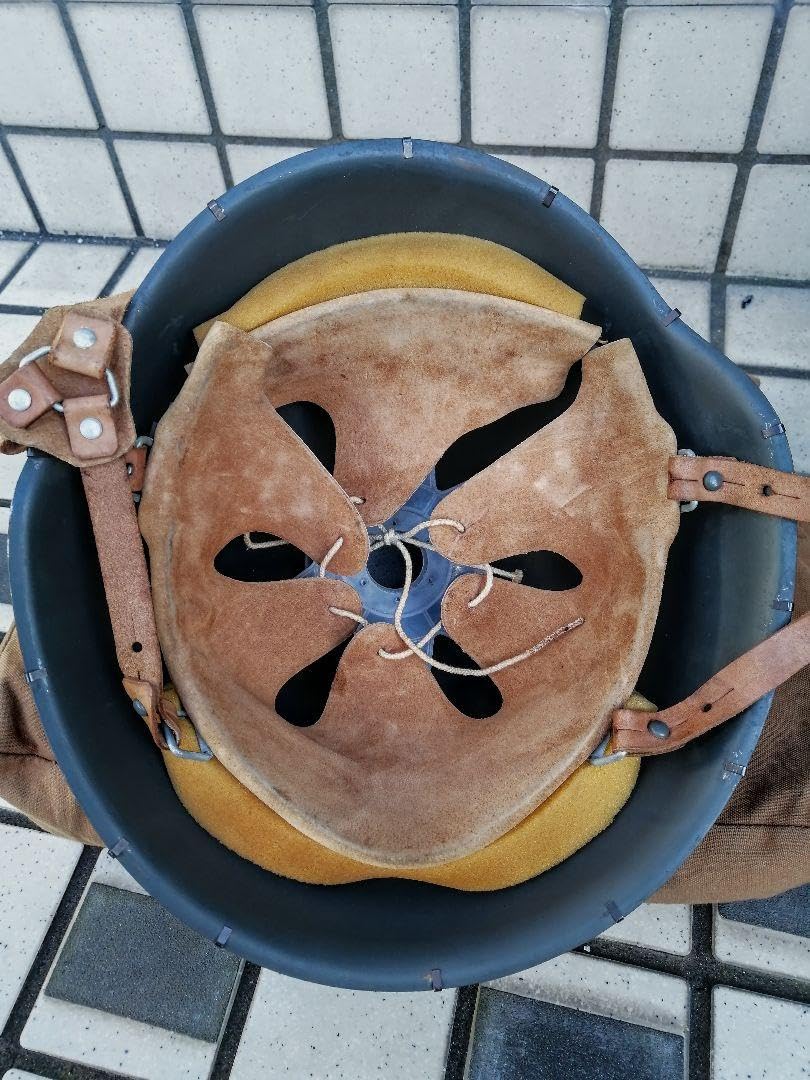 70's東ドイツ軍ヘルメット☆ネット付き☆新品は希少☆ビンテージ