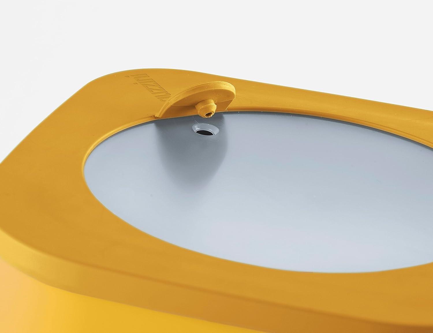 Guzzini - Kitchen Active Design, STORE&MORE BIO, Shallow Airtight Fridge/Freezer/Microwave Containers (S) - Mango Yellow, 12,2 x 12,2 x h6,8 cm | 450cc - 170719236