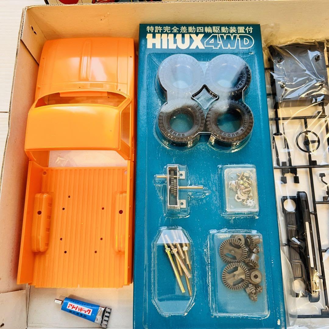 未組立☆Nichimo 1/20 Toyota 4x4 Hilux Amazon.co.jp: Toyota 4X4