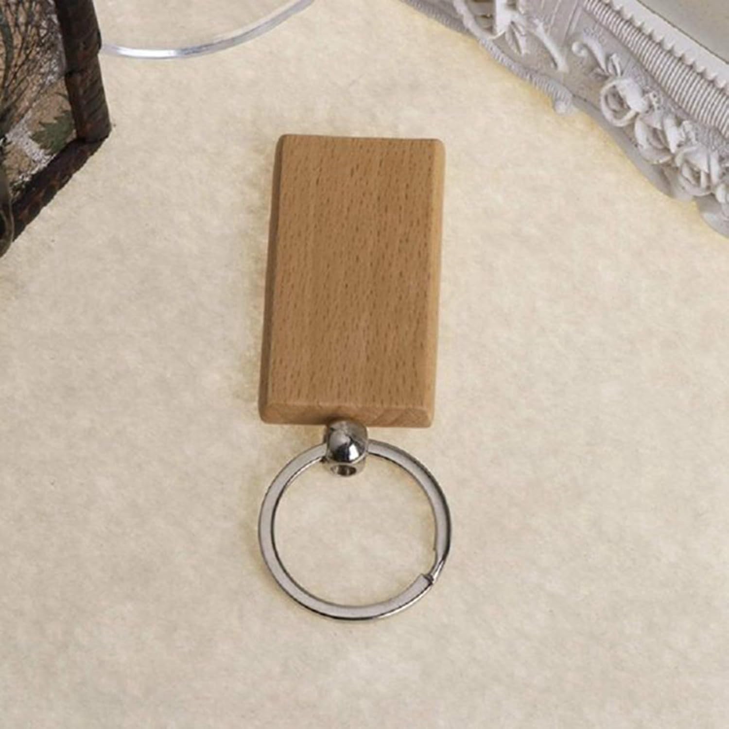 180個の空白の長方形木製キーホルダーDiy木製キーホルダーキータグはDiyギフトを刻むことができます